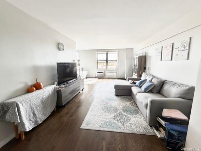 #4 photo, 108-49 63rd Avenue, Forest Hills , NY 11375