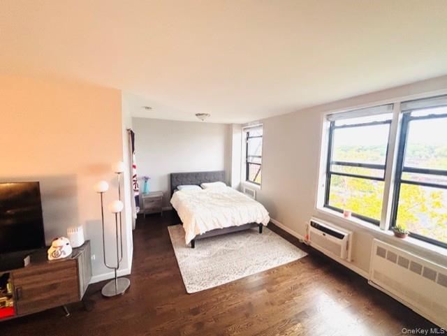 #5 photo, 108-49 63rd Avenue, Forest Hills , NY 11375