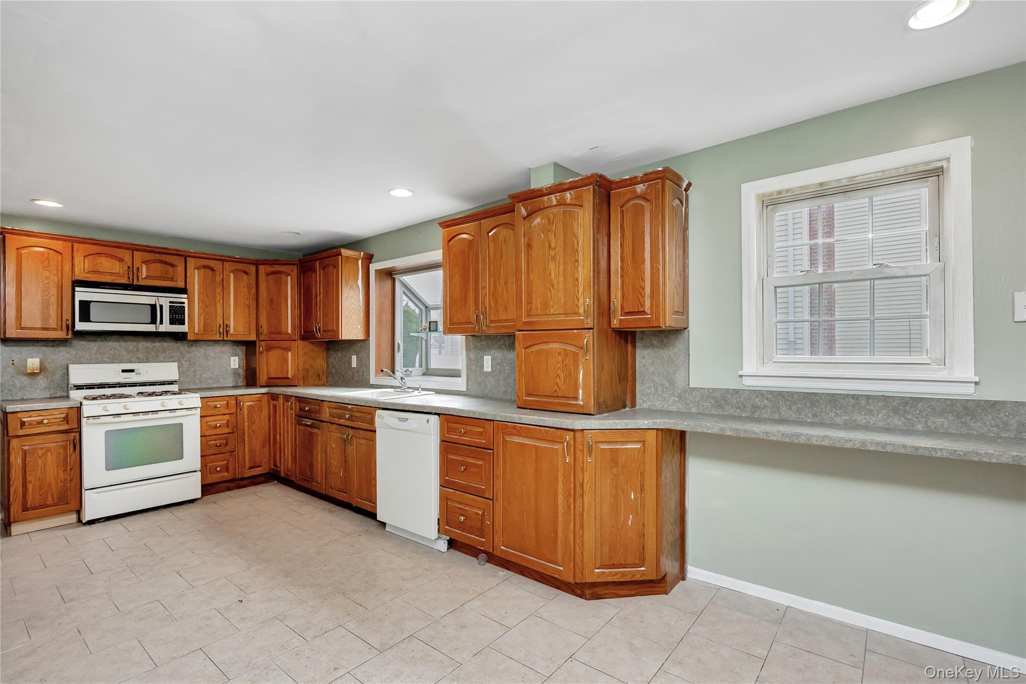 #13 photo, 15 N Butehorn Street, Bethpage , NY 11714