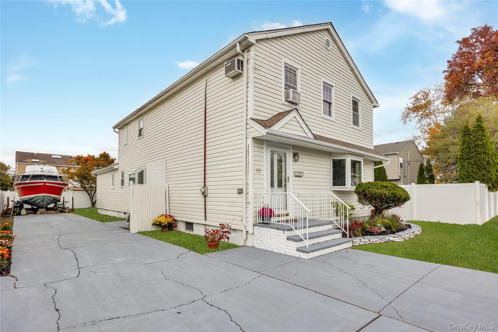 #3 photo, 15 N Butehorn Street, Bethpage , NY 11714