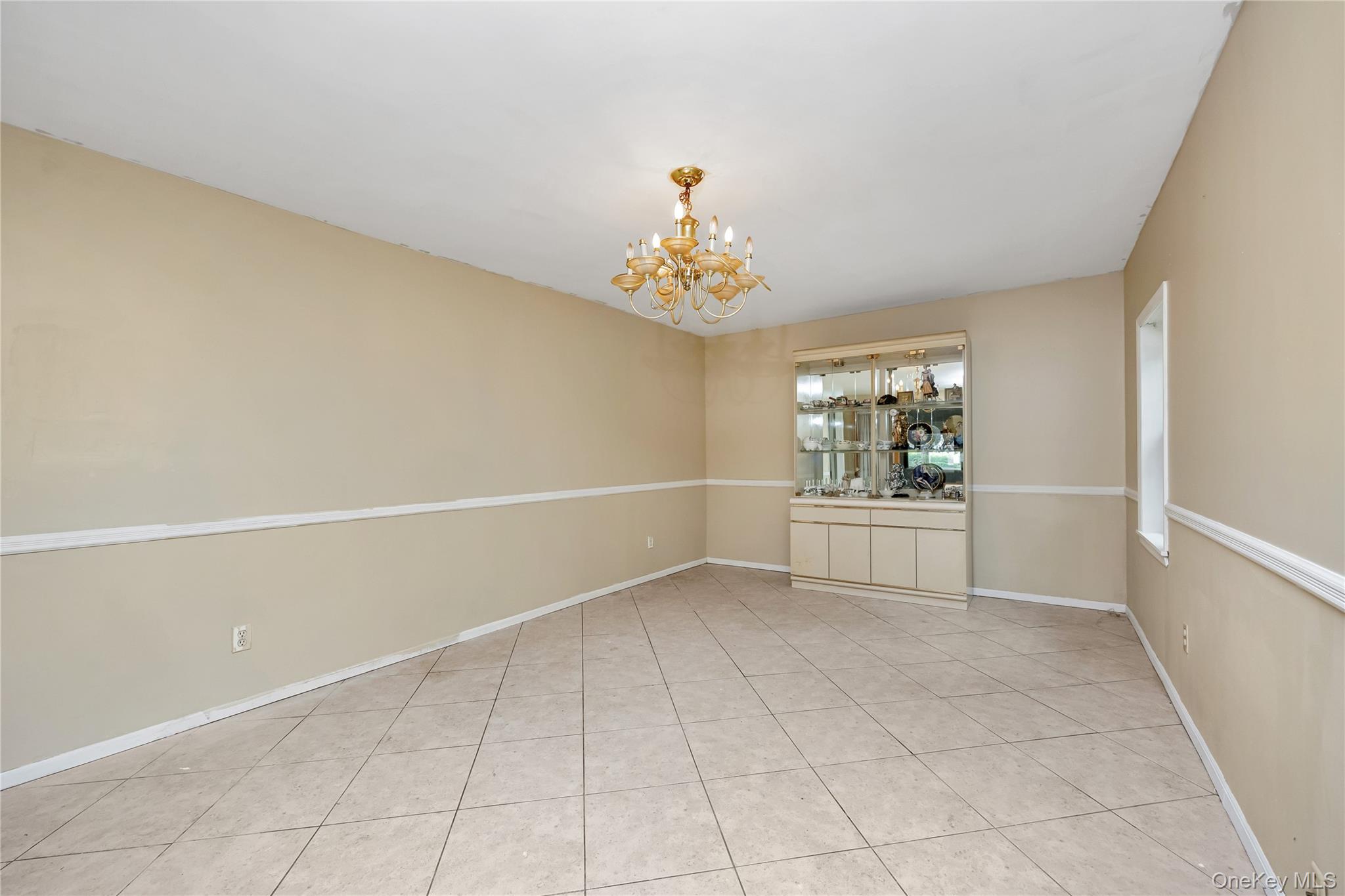 #9 photo, 15 N Butehorn Street, Bethpage , NY 11714