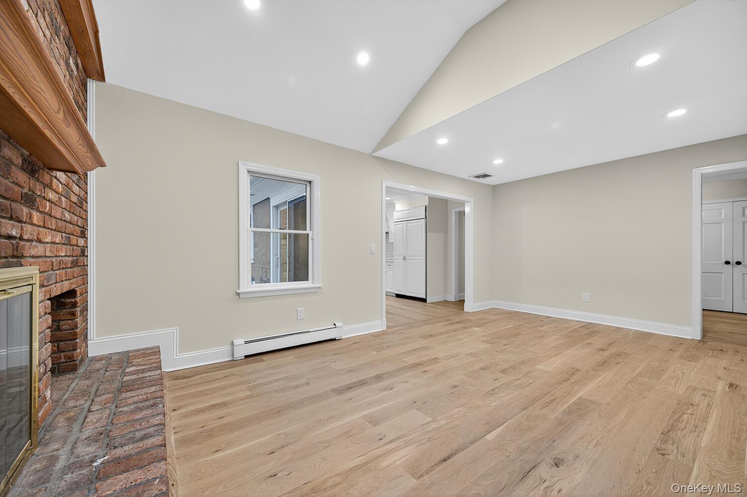 #10 photo, 43 Edcris Lane, Huntington , NY 11743