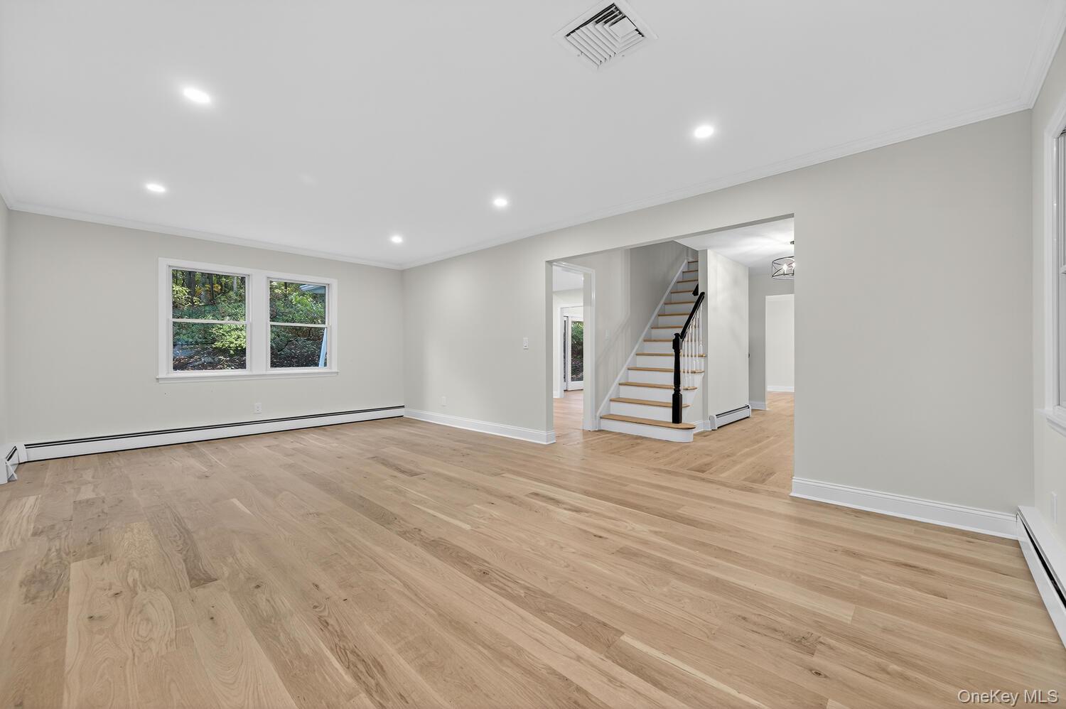 #6 photo, 43 Edcris Lane, Huntington , NY 11743