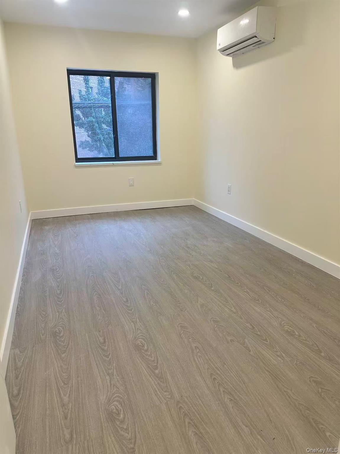 #3 photo, 39-17 Greenpoint Avenue, Sunnyside , NY 11104