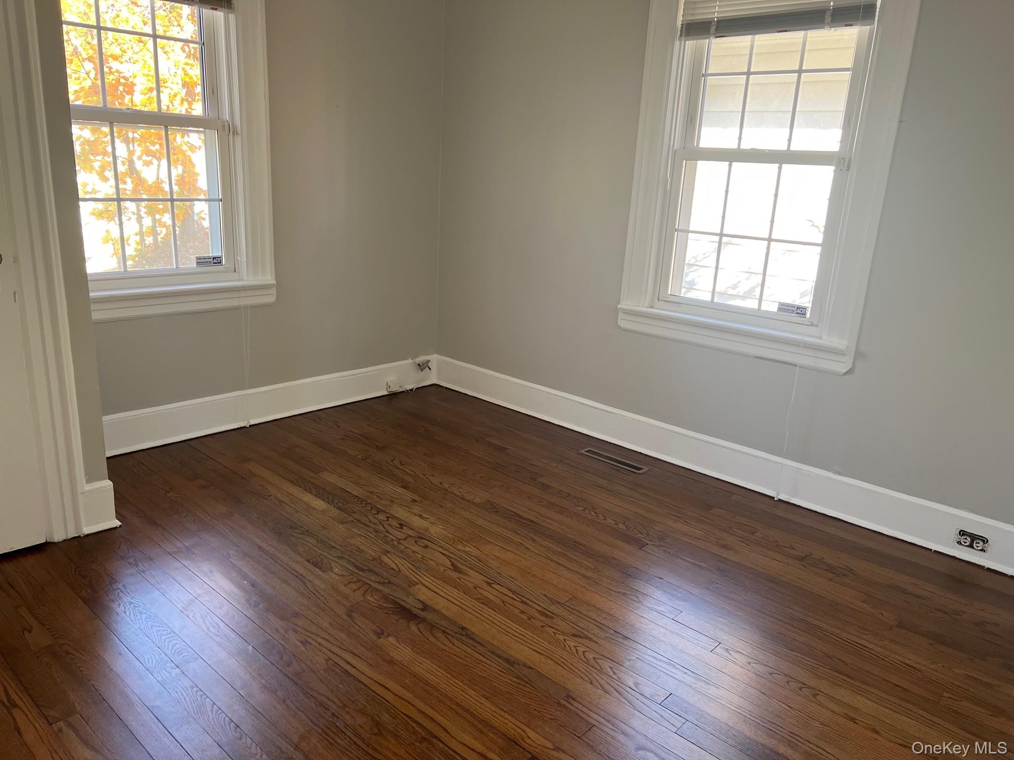 #17 photo, 100 Grant Street, Centerport , NY 11721