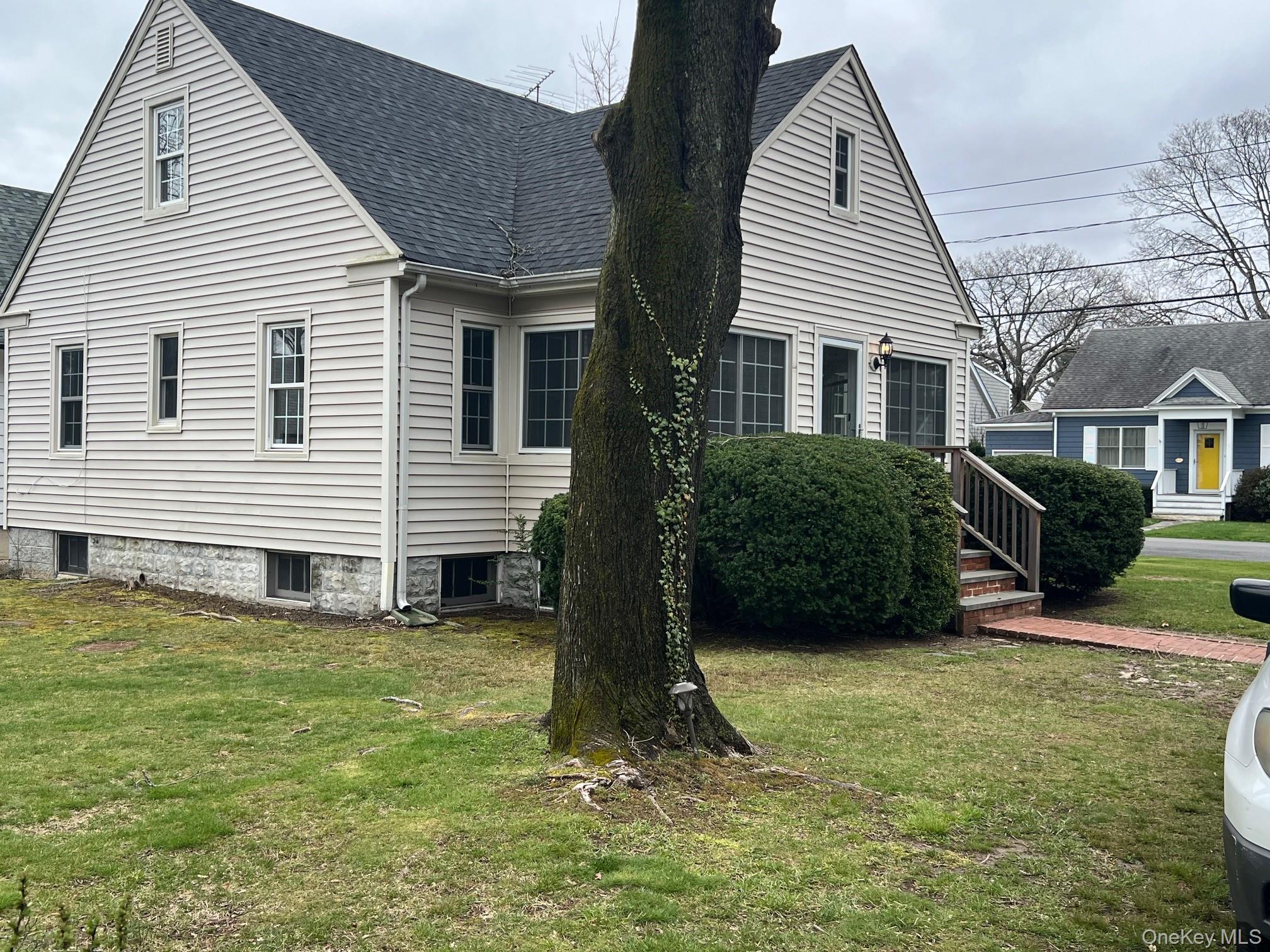 #2 photo, 100 Grant Street, Centerport , NY 11721