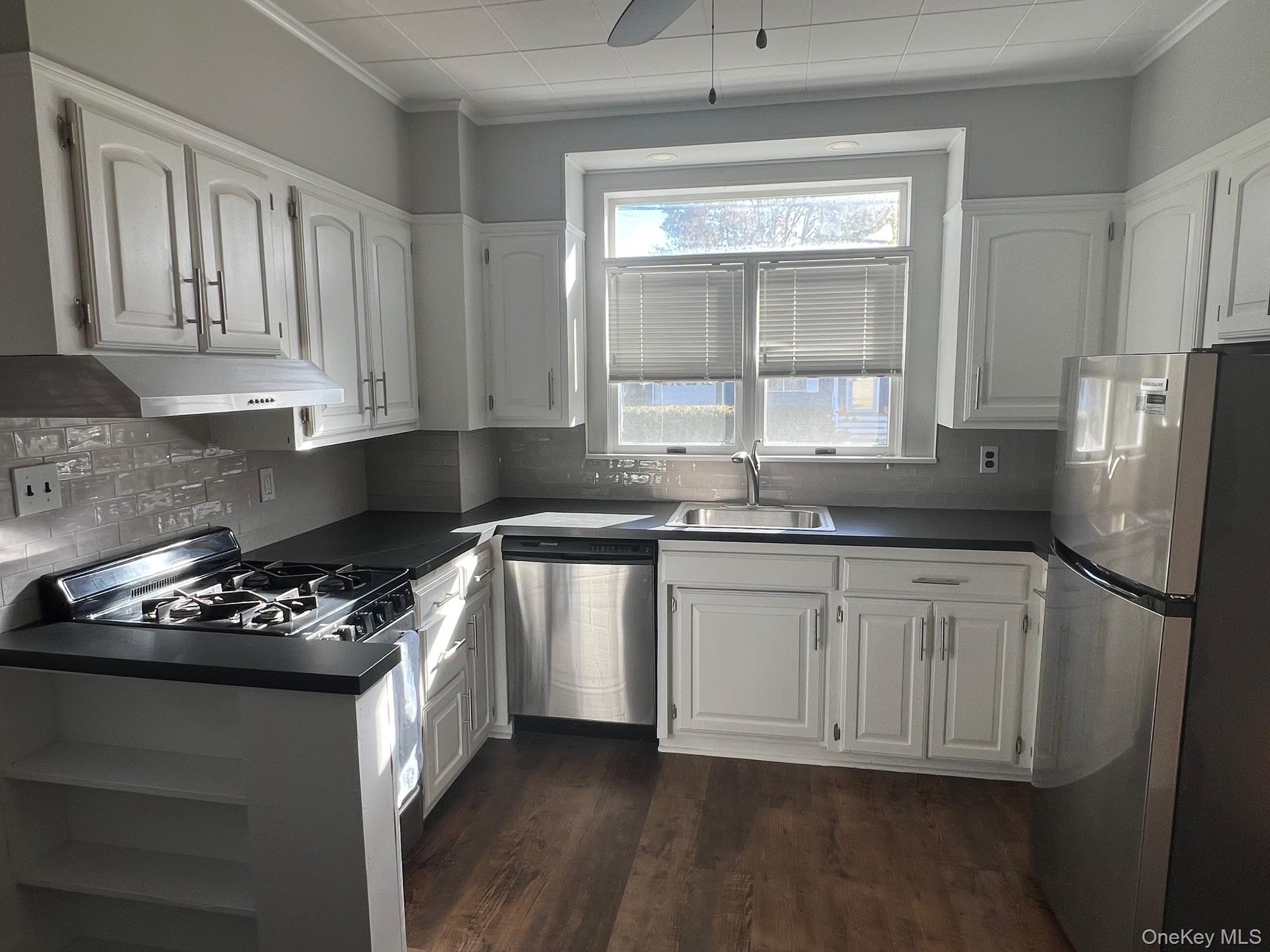 #9 photo, 100 Grant Street, Centerport , NY 11721