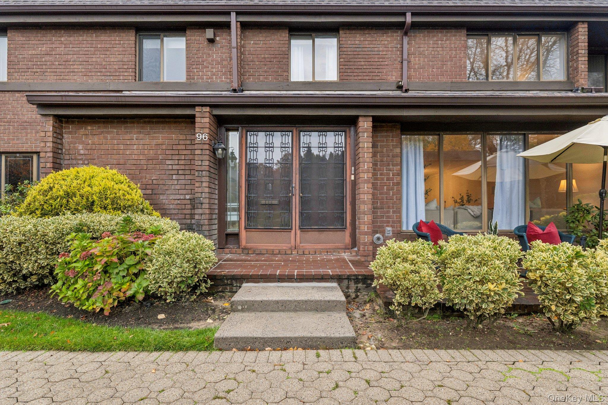 #1 photo, 96 Acorn Ponds Drive, Roslyn , NY 11576