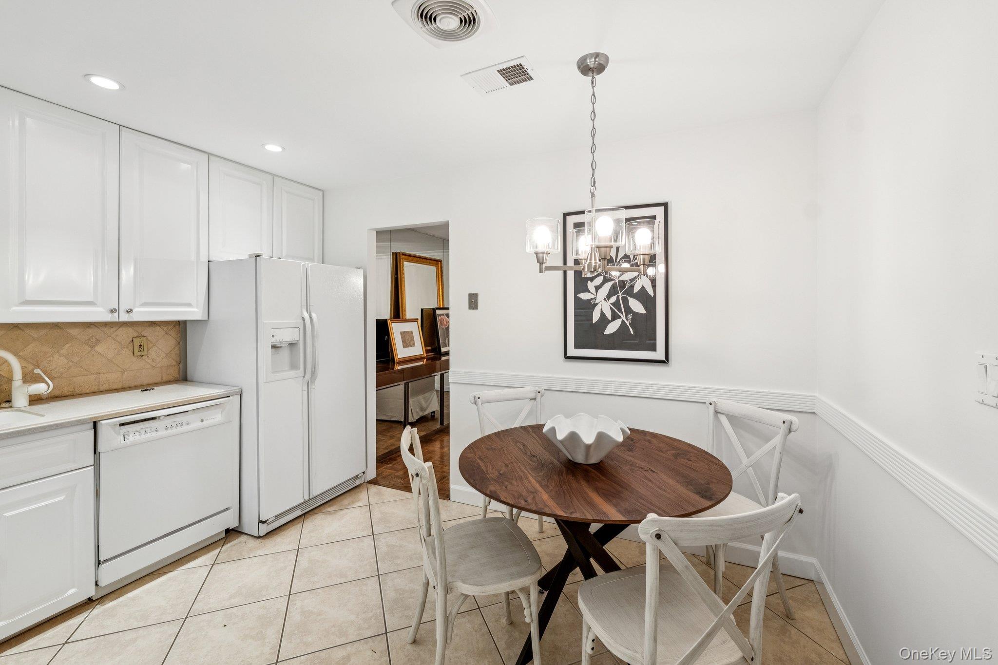 #10 photo, 96 Acorn Ponds Drive, Roslyn , NY 11576