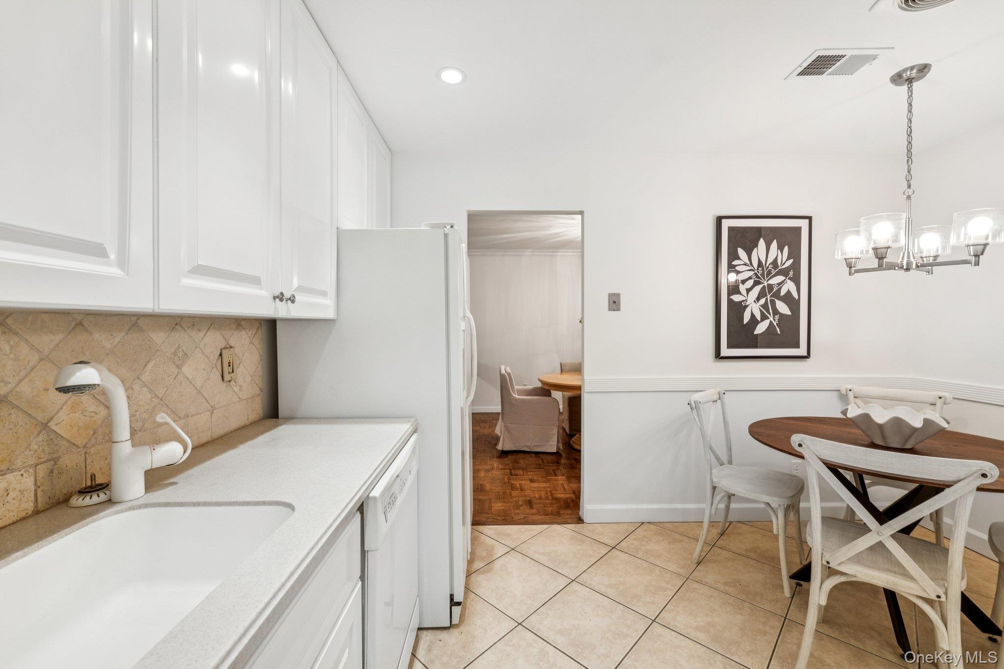 #16 photo, 96 Acorn Ponds Drive, Roslyn , NY 11576