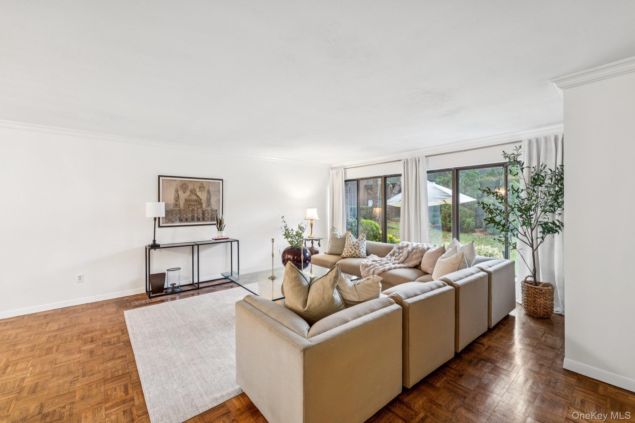 #5 photo, 96 Acorn Ponds Drive, Roslyn , NY 11576