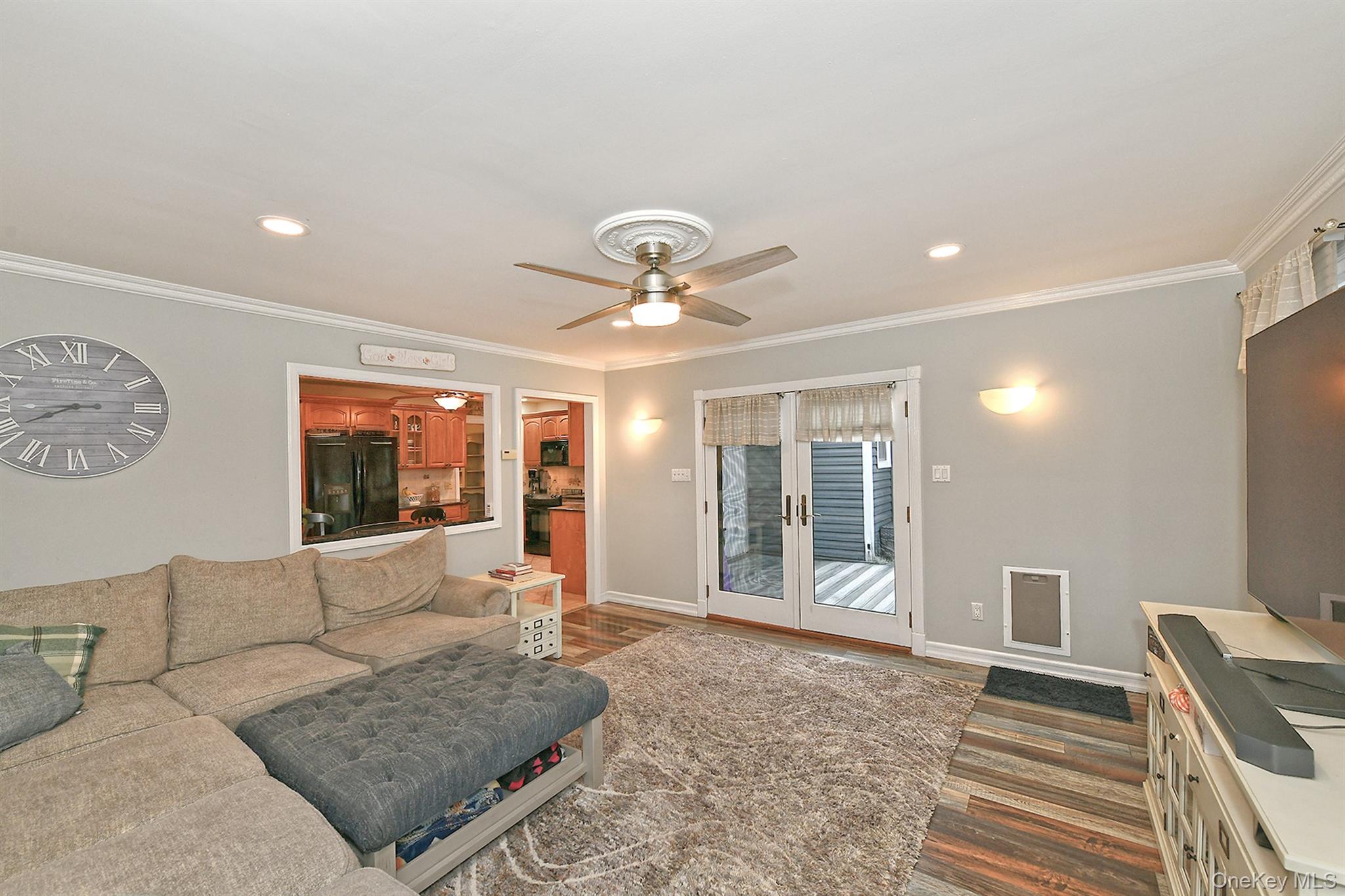 #10 photo, 84 Bruce Avenue, Hicksville , NY 11801