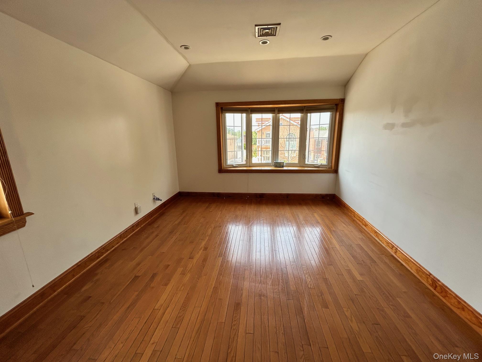 #2 photo, 53-11 193rd Street, Fresh Meadows , NY 11365