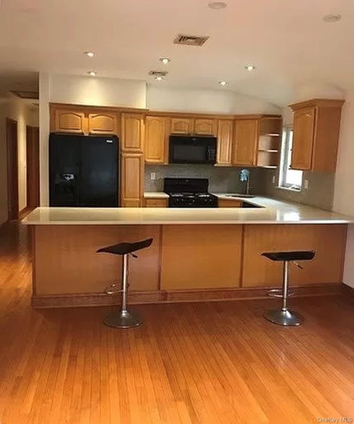 #3 photo, 53-11 193rd Street, Fresh Meadows , NY 11365