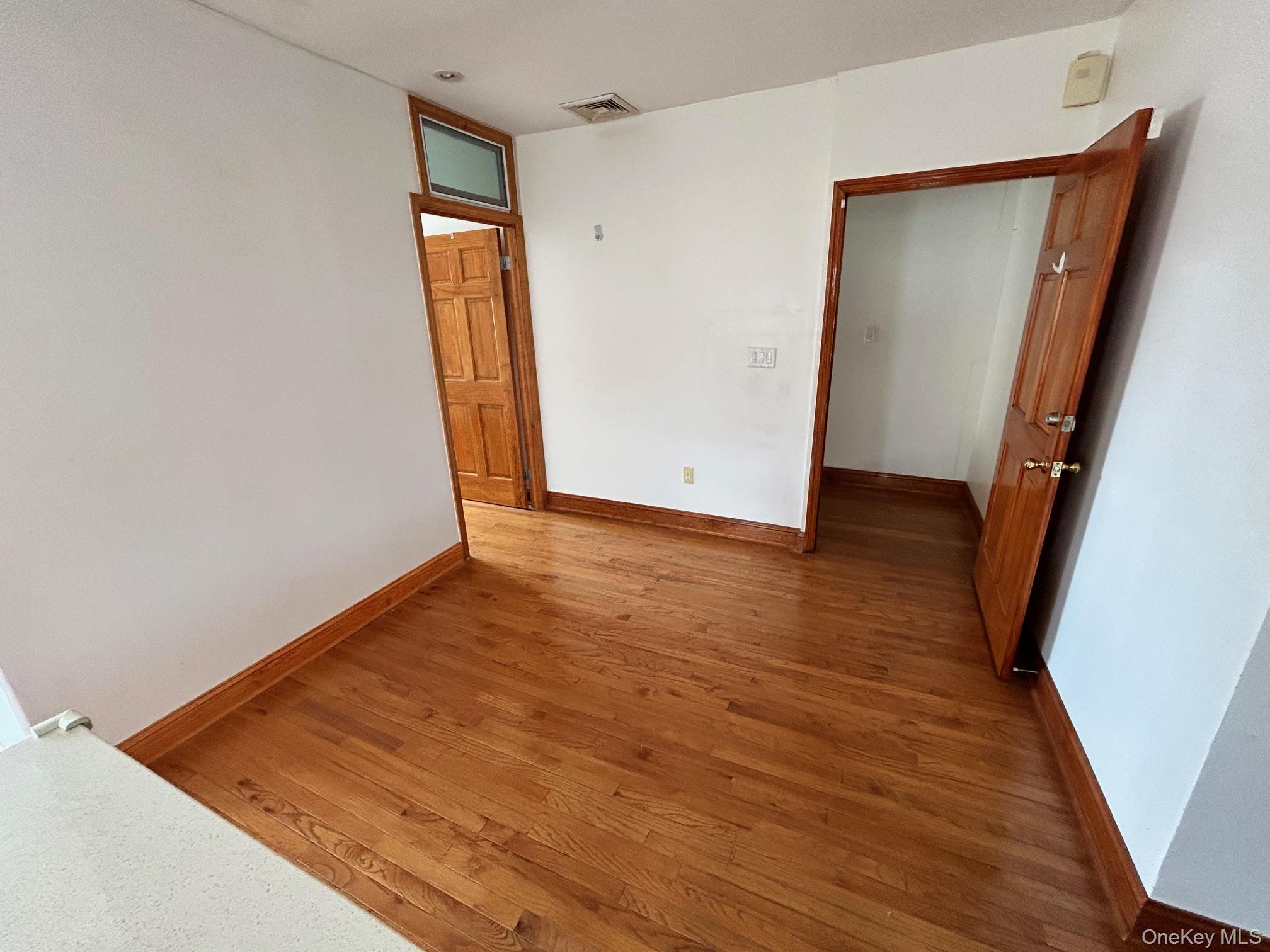 #5 photo, 53-11 193rd Street, Fresh Meadows , NY 11365