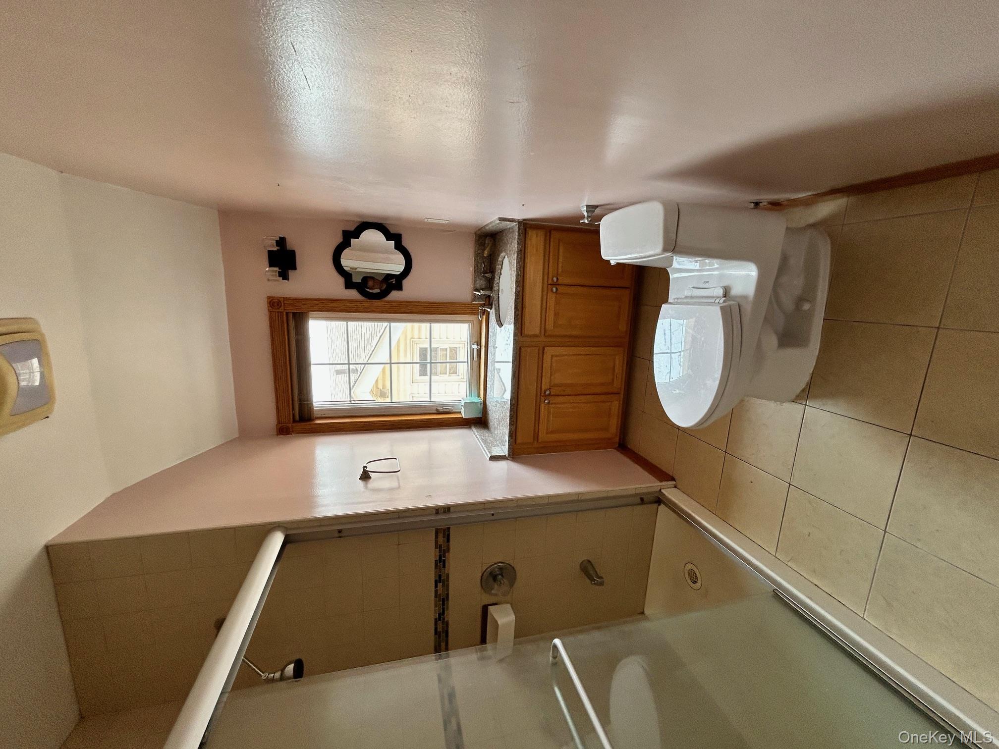 #6 photo, 53-11 193rd Street, Fresh Meadows , NY 11365