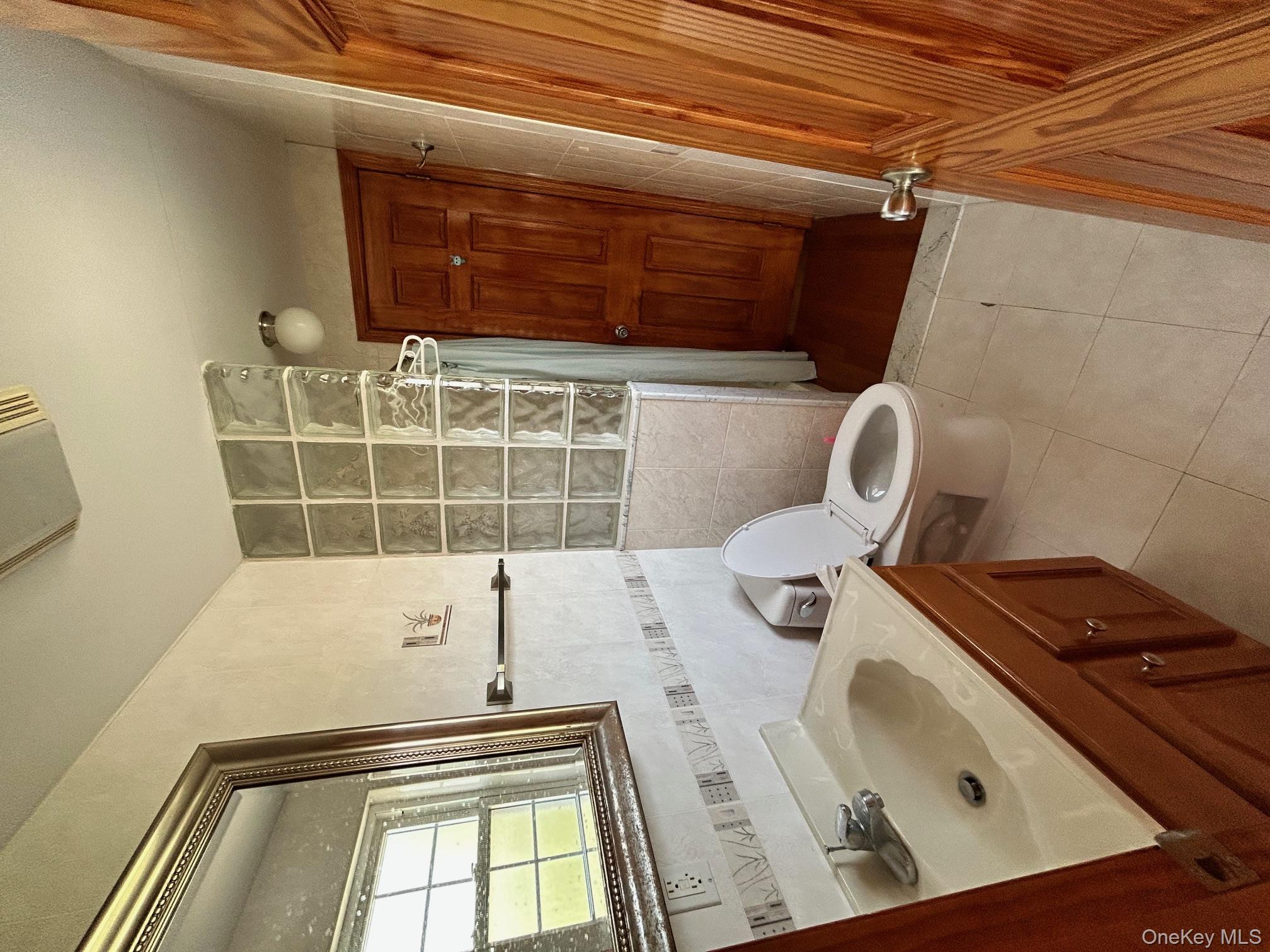 #8 photo, 53-11 193rd Street, Fresh Meadows , NY 11365