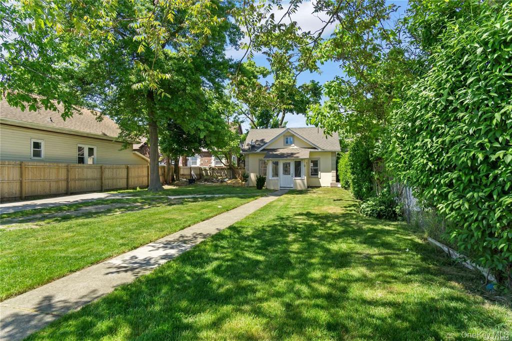 #4 photo, 45 Dehnhoff Avenue, Freeport , NY 11520