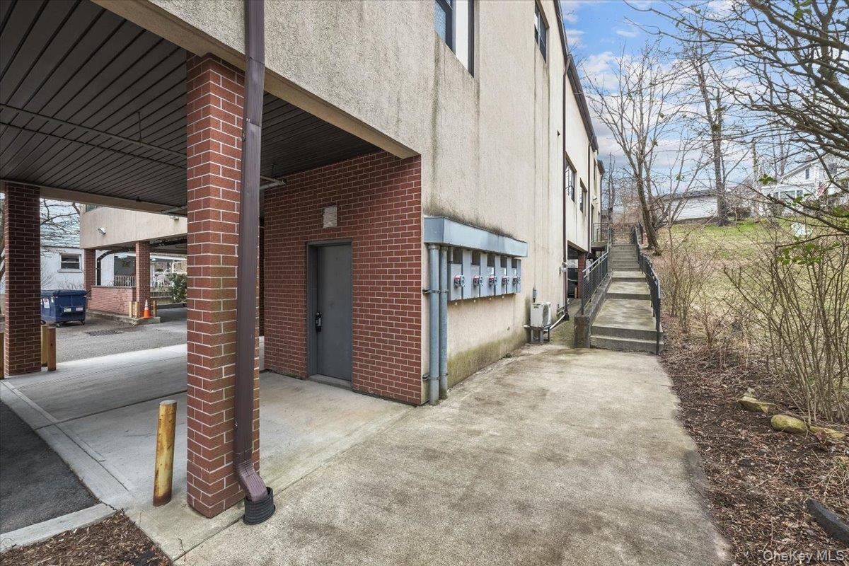 #16 photo, 8 Revolutionary Road, Ossining , NY 10562