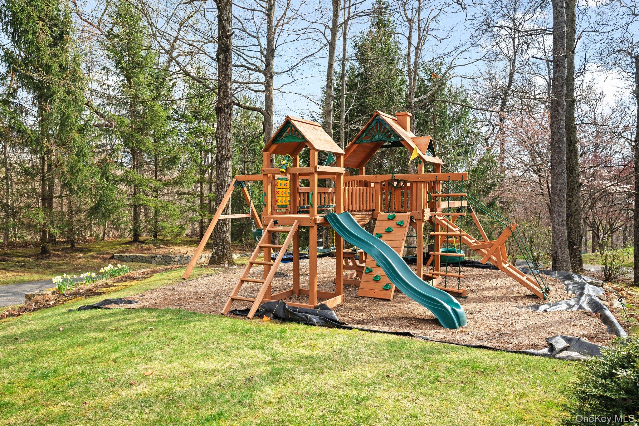 #4 photo, 105 Hardscrabble Lake Drive, Chappaqua , NY 10514