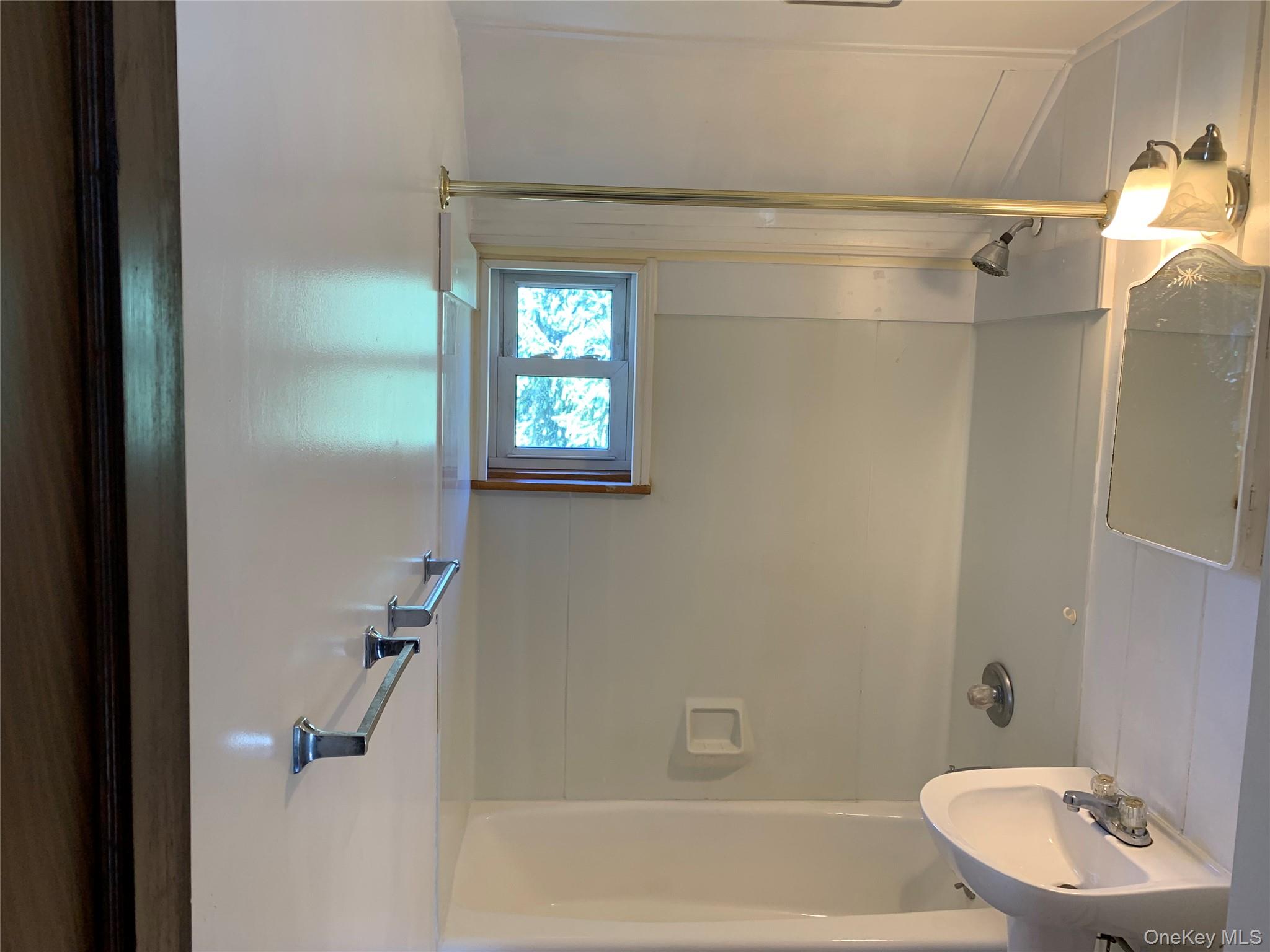 #4 photo, 1860 Main Street, Mohegan Lake , NY 10547