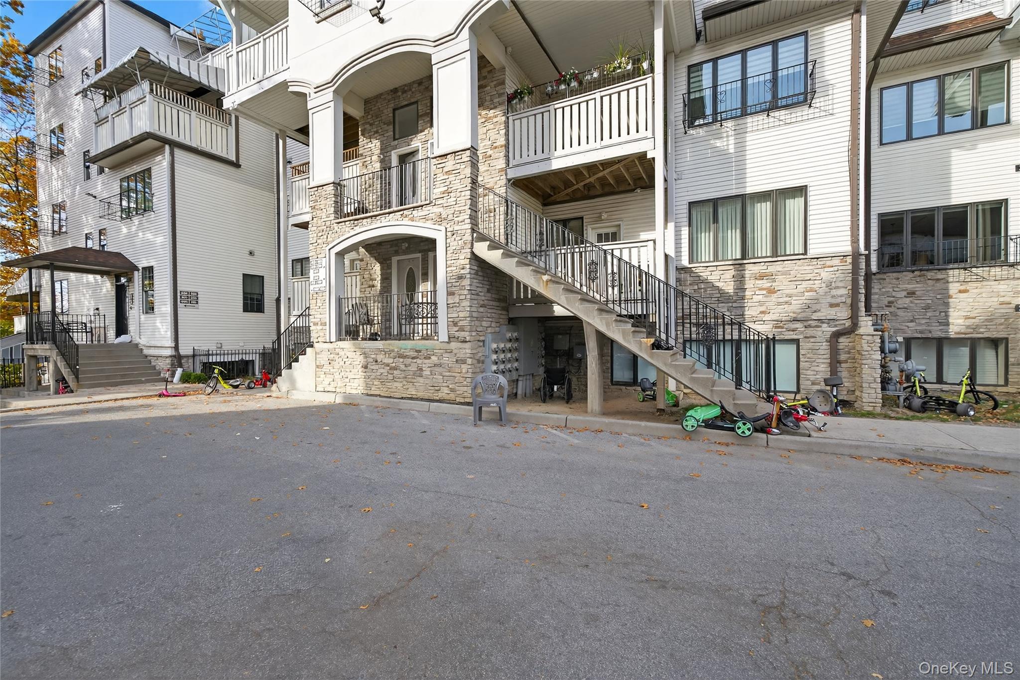 #3 photo, 5 Lizensk Boulevard, Monroe , NY 10950