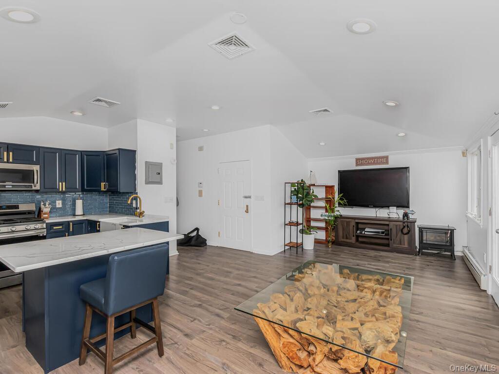 #6 photo, 240 Bowne Street, Bronx , NY 10464