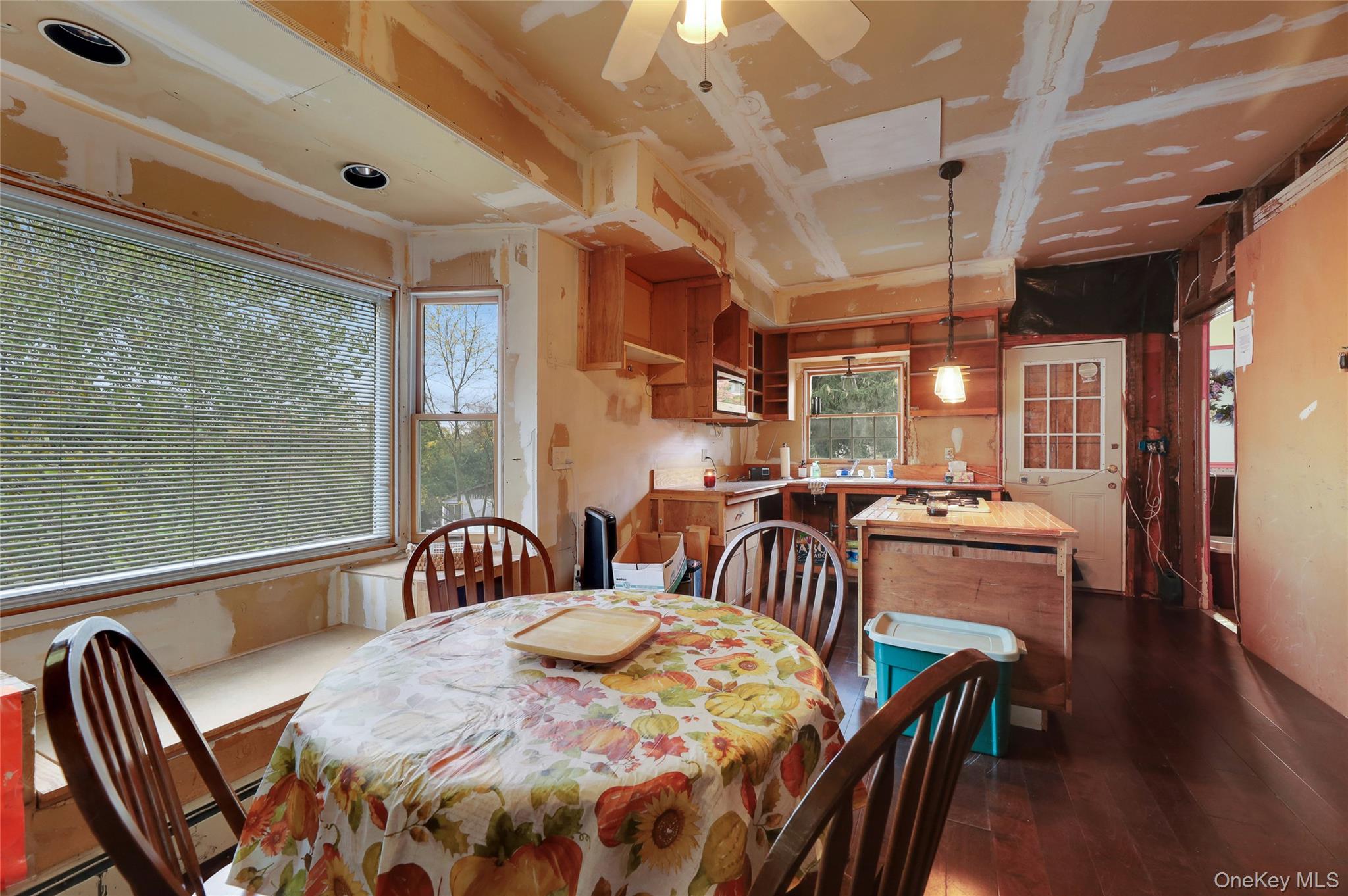 #12 photo, 644 Route 304, New City , NY 10956