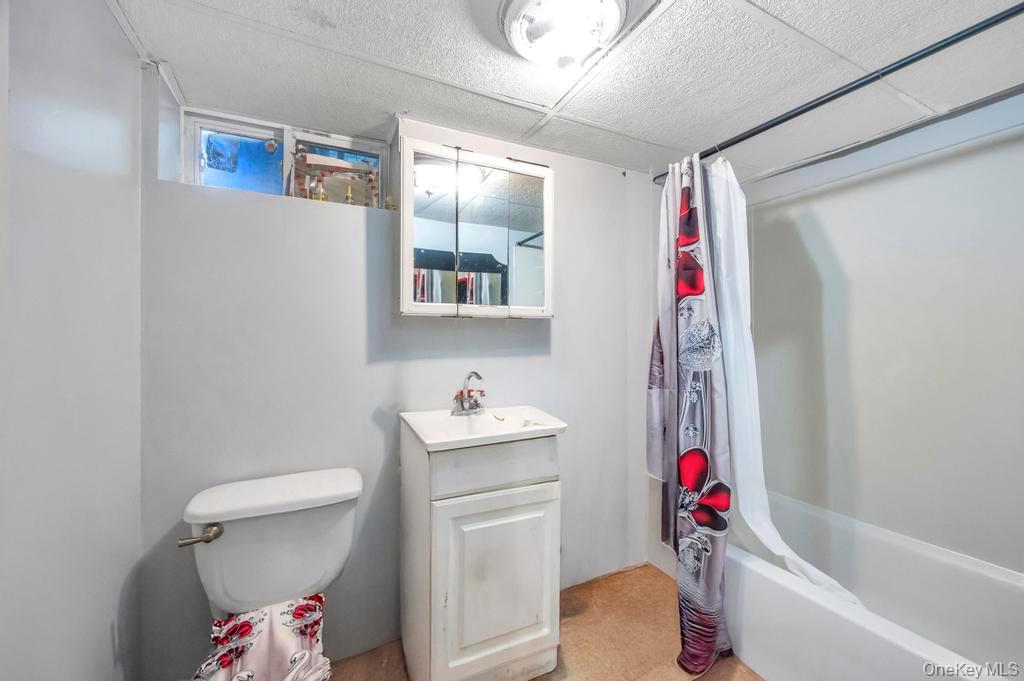 #13 photo, 511 Northern Parkway, Uniondale , NY 11553