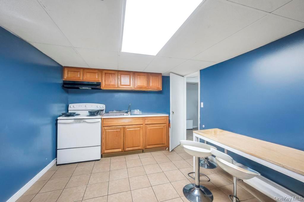 #16 photo, 511 Northern Parkway, Uniondale , NY 11553