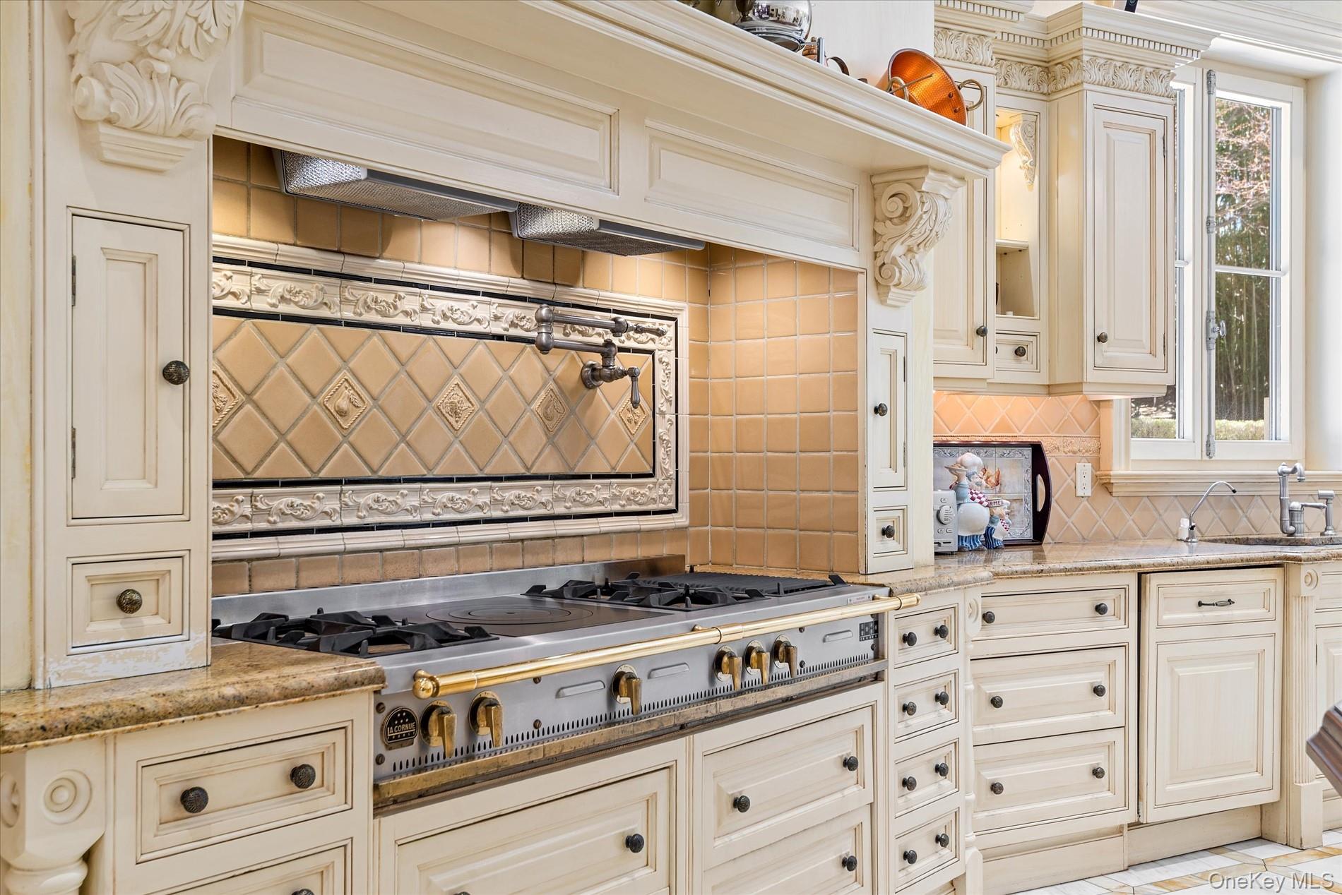 #13 photo, Kings Point Road, Great Neck , NY 11024