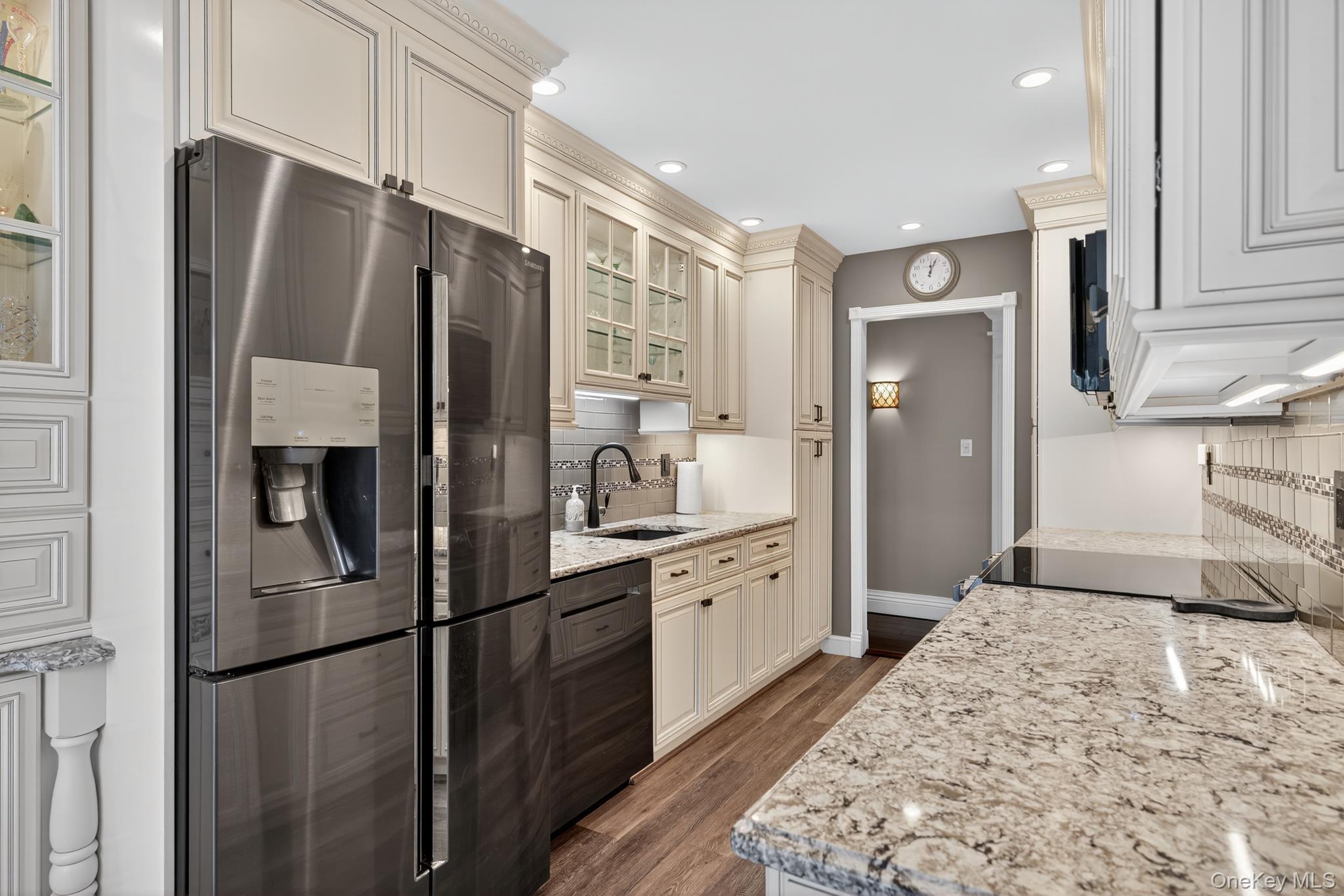 #12 photo, 356 8th Street, Bohemia , NY 11716