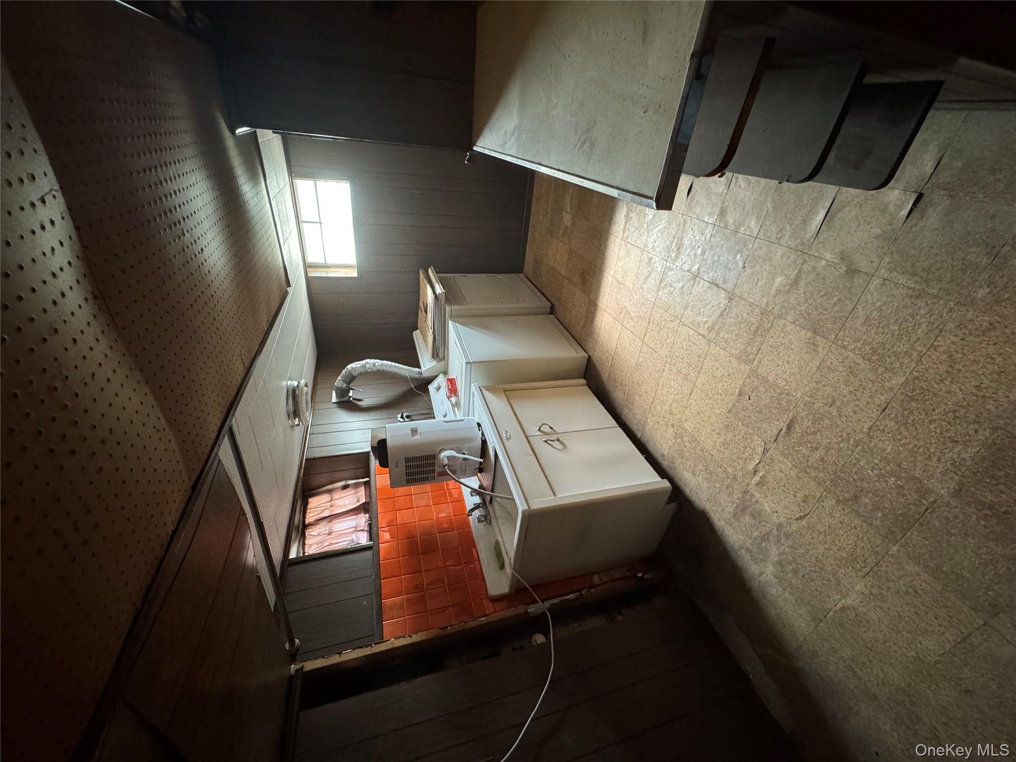 #13 photo, 2 Superior Road, Floral Park , NY 11001