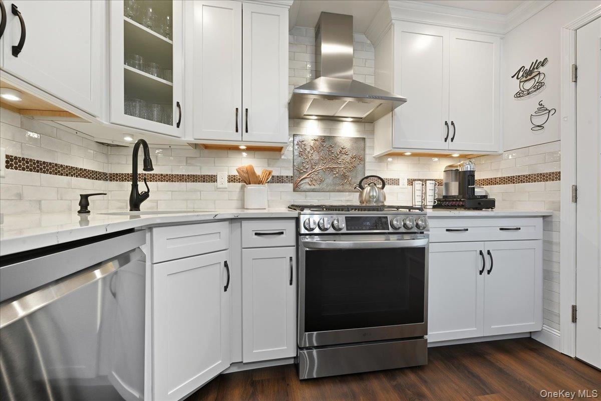 #11 photo, 259 Ocean Avenue, Massapequa Park , NY 11762