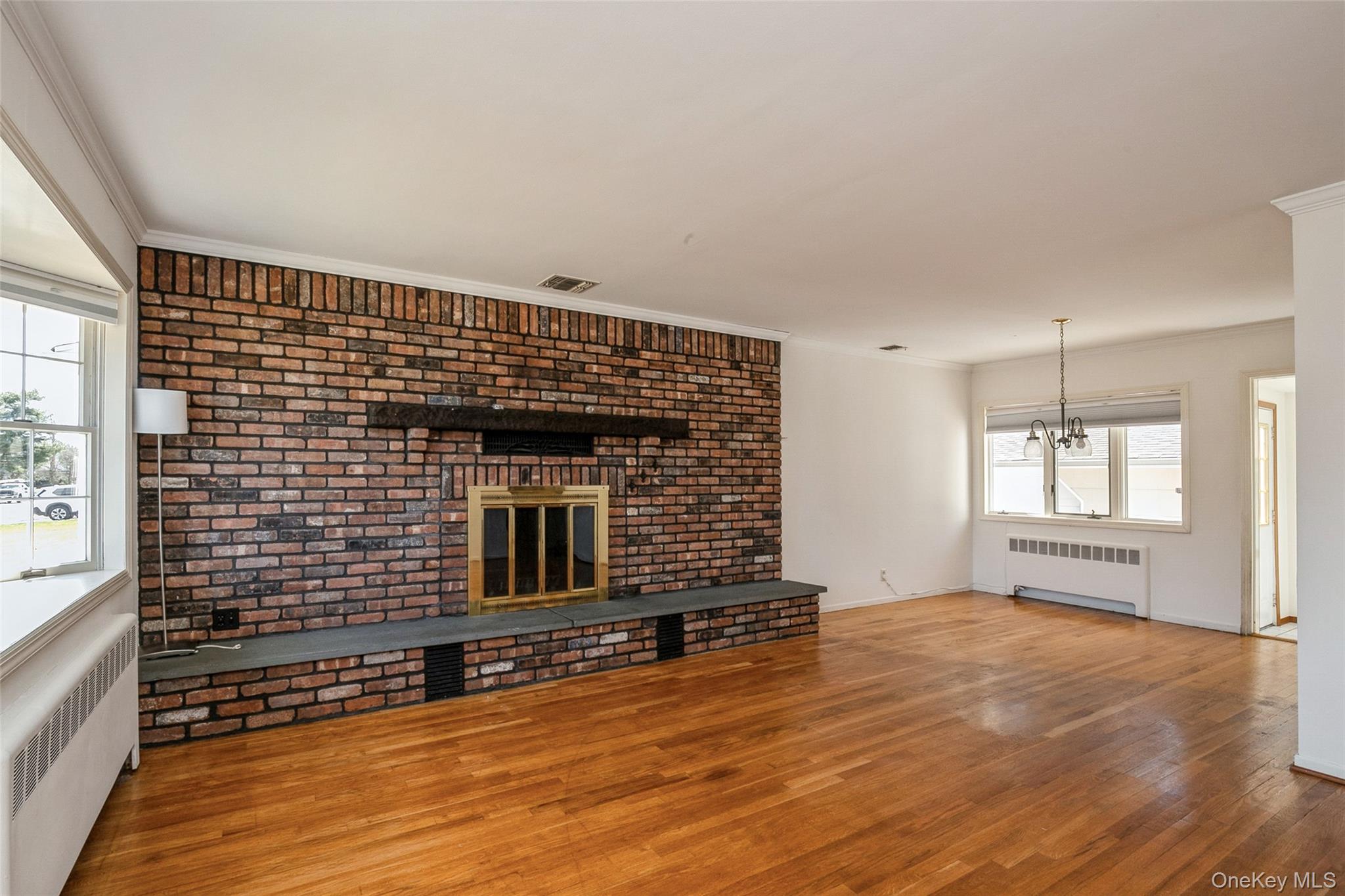 #10 photo, 26 Whitman Avenue, Syosset , NY 11791