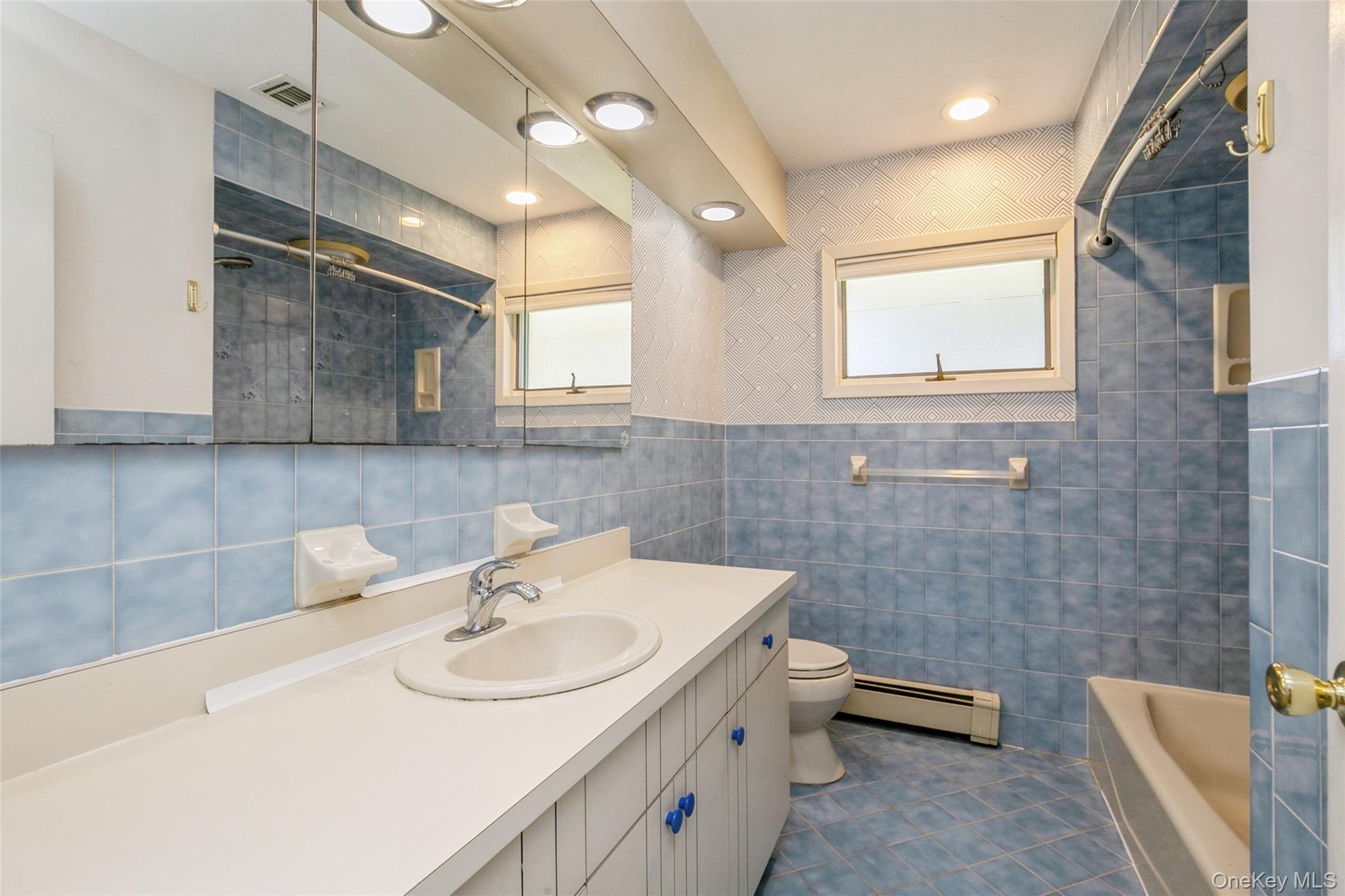 #17 photo, 26 Whitman Avenue, Syosset , NY 11791