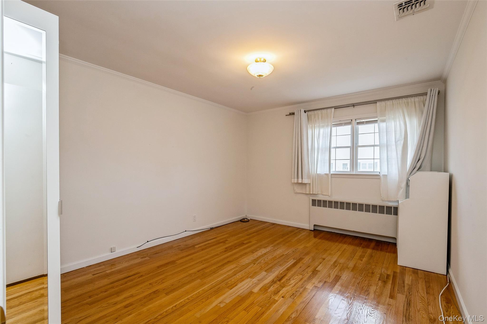 #19 photo, 26 Whitman Avenue, Syosset , NY 11791