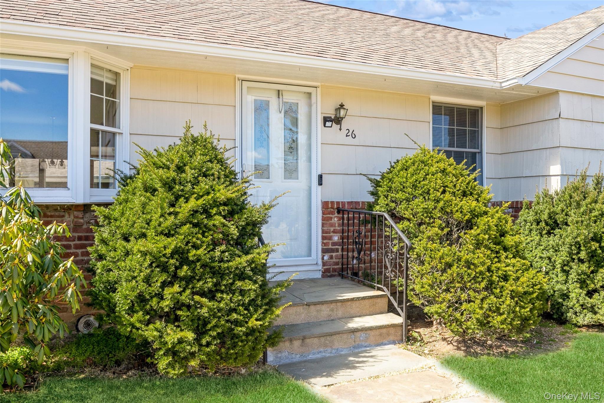 #2 photo, 26 Whitman Avenue, Syosset , NY 11791