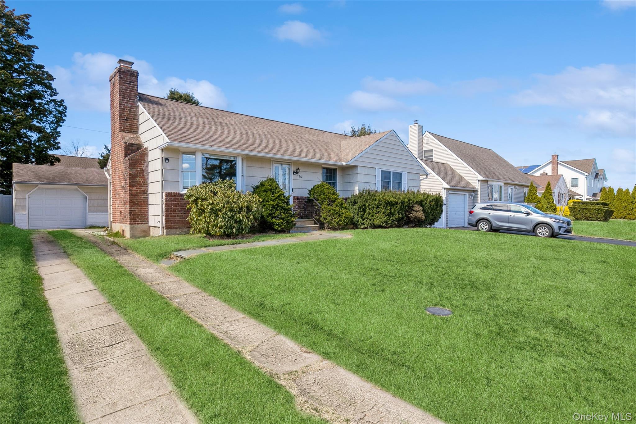 #3 photo, 26 Whitman Avenue, Syosset , NY 11791