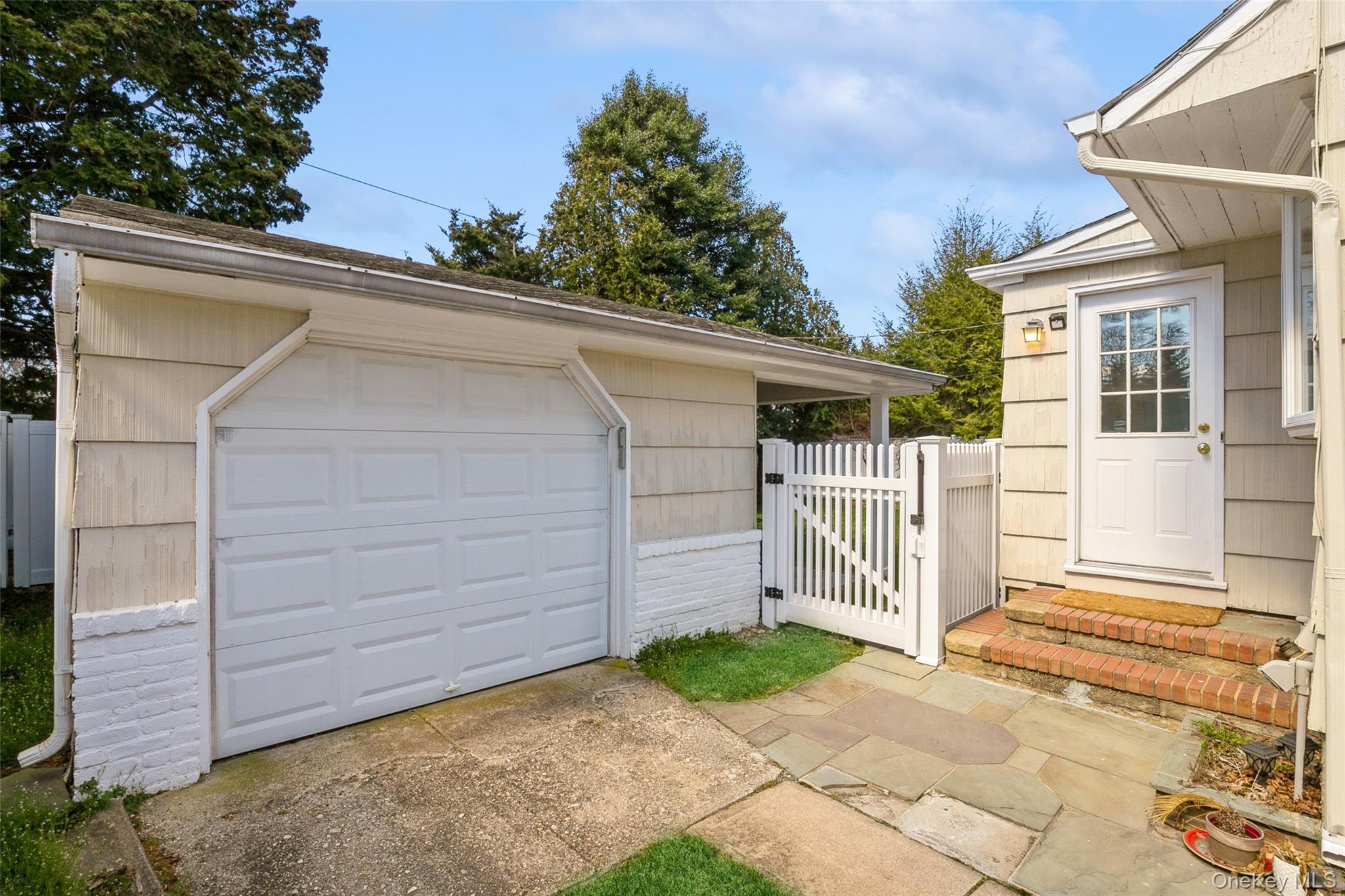 #4 photo, 26 Whitman Avenue, Syosset , NY 11791