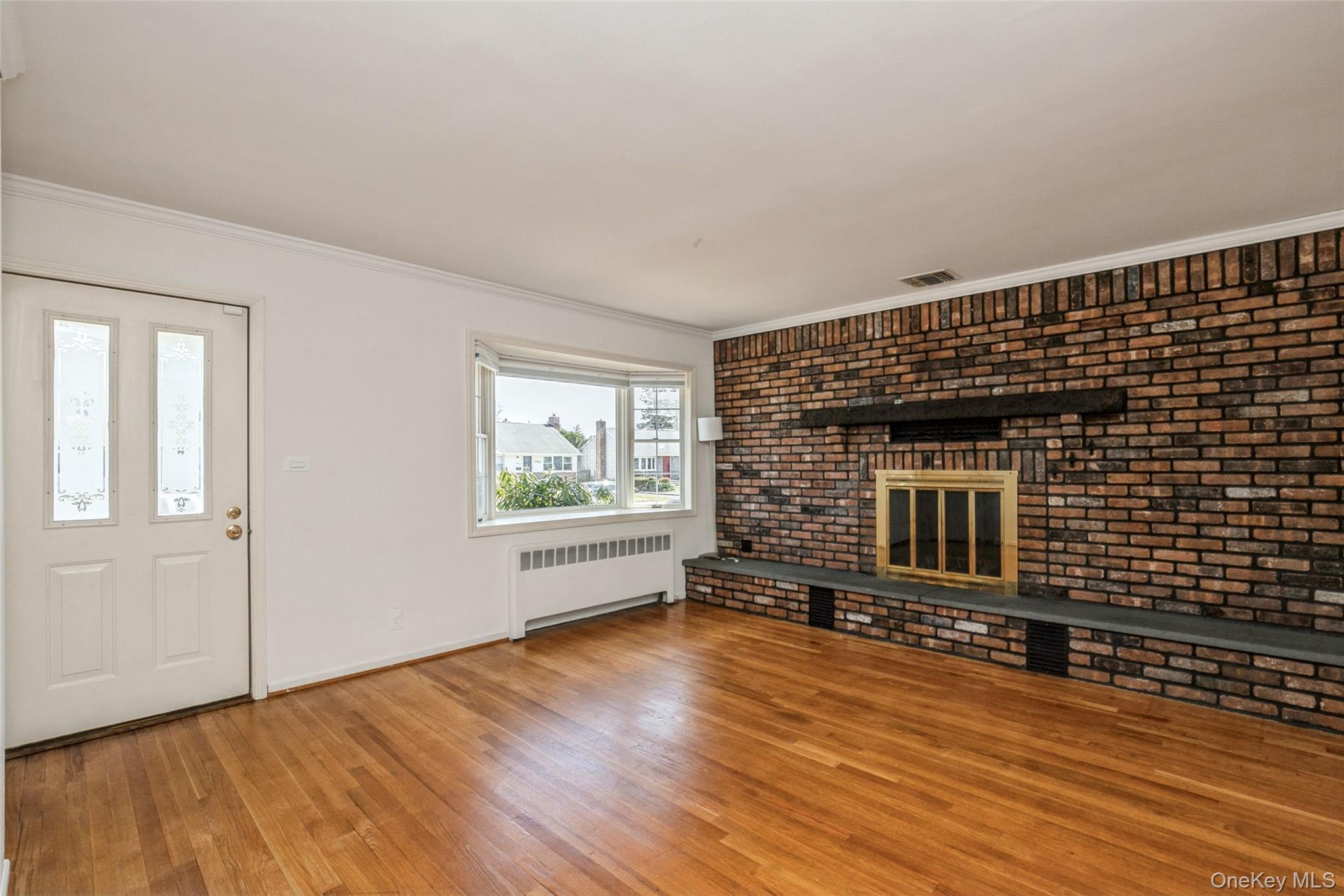 #9 photo, 26 Whitman Avenue, Syosset , NY 11791