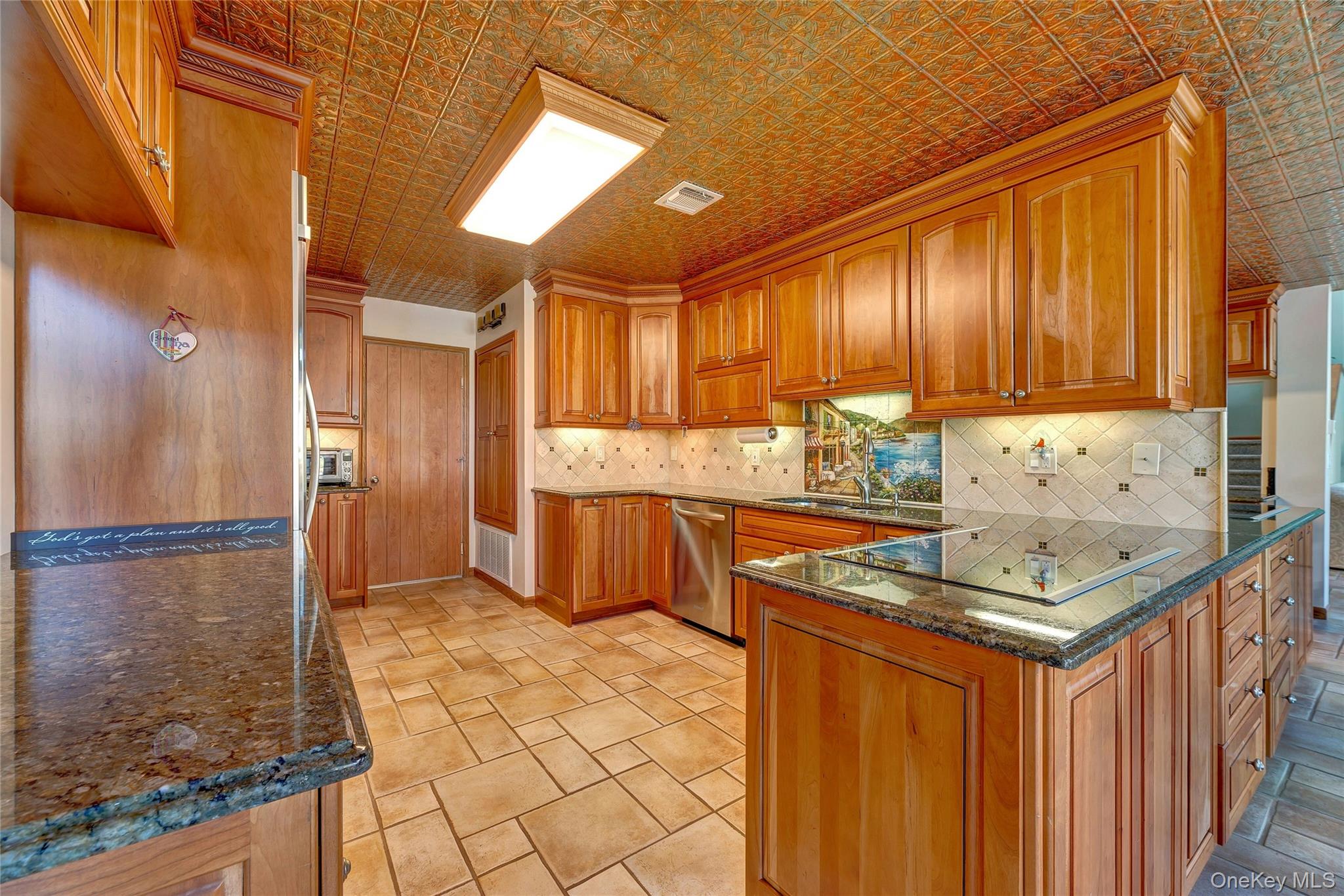 #13 photo, 94 Hampton Vista Drive, Manorville , NY 11949