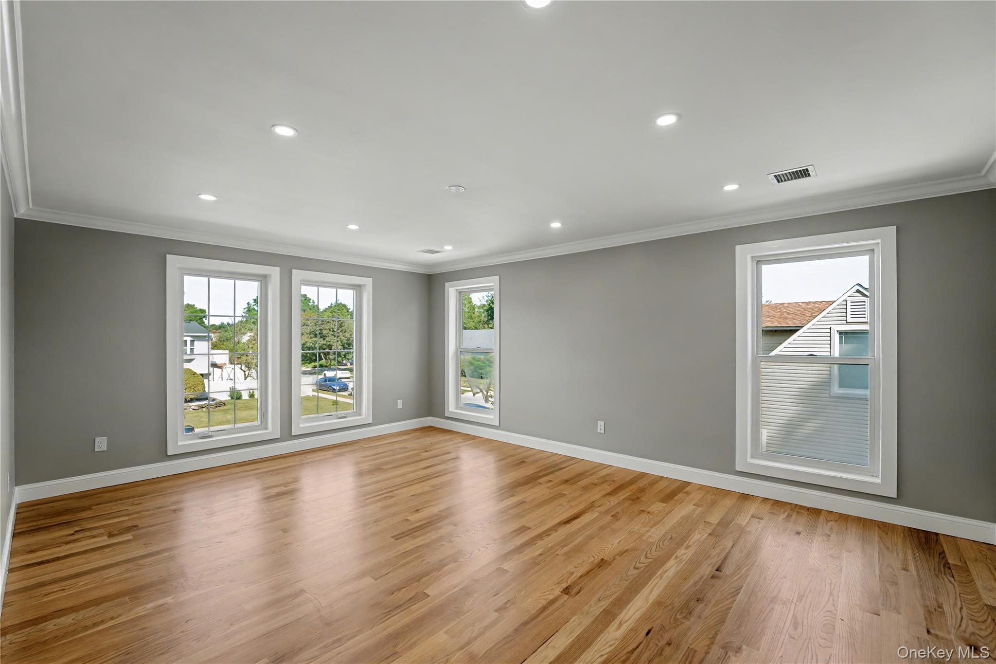 #13 photo, 2 Blueberry Lane, Hicksville , NY 11801