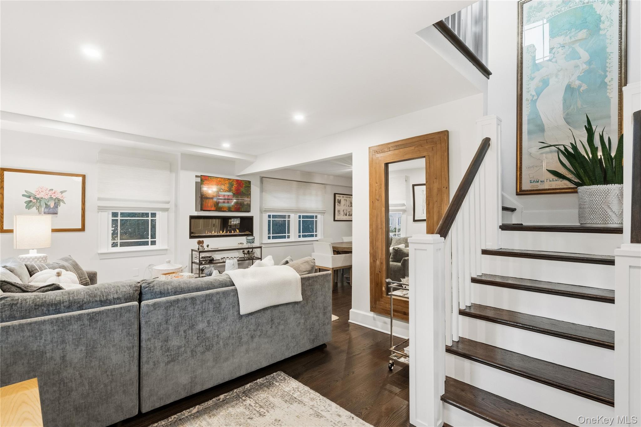 #6 photo, 64 Central Parkway, Huntington , NY 11743