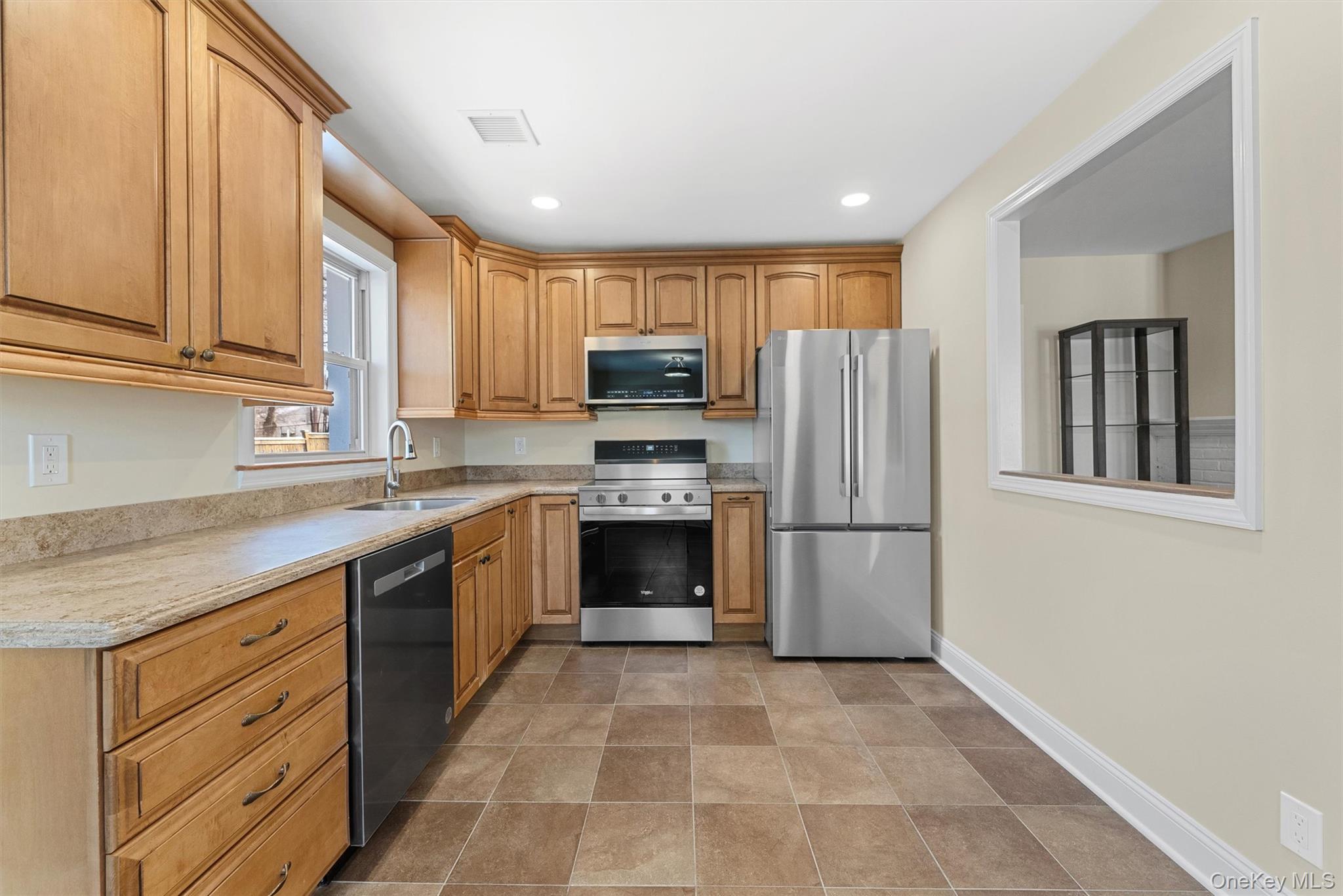 #11 photo, 913 Parkway Place, Shrub Oak , NY 10598