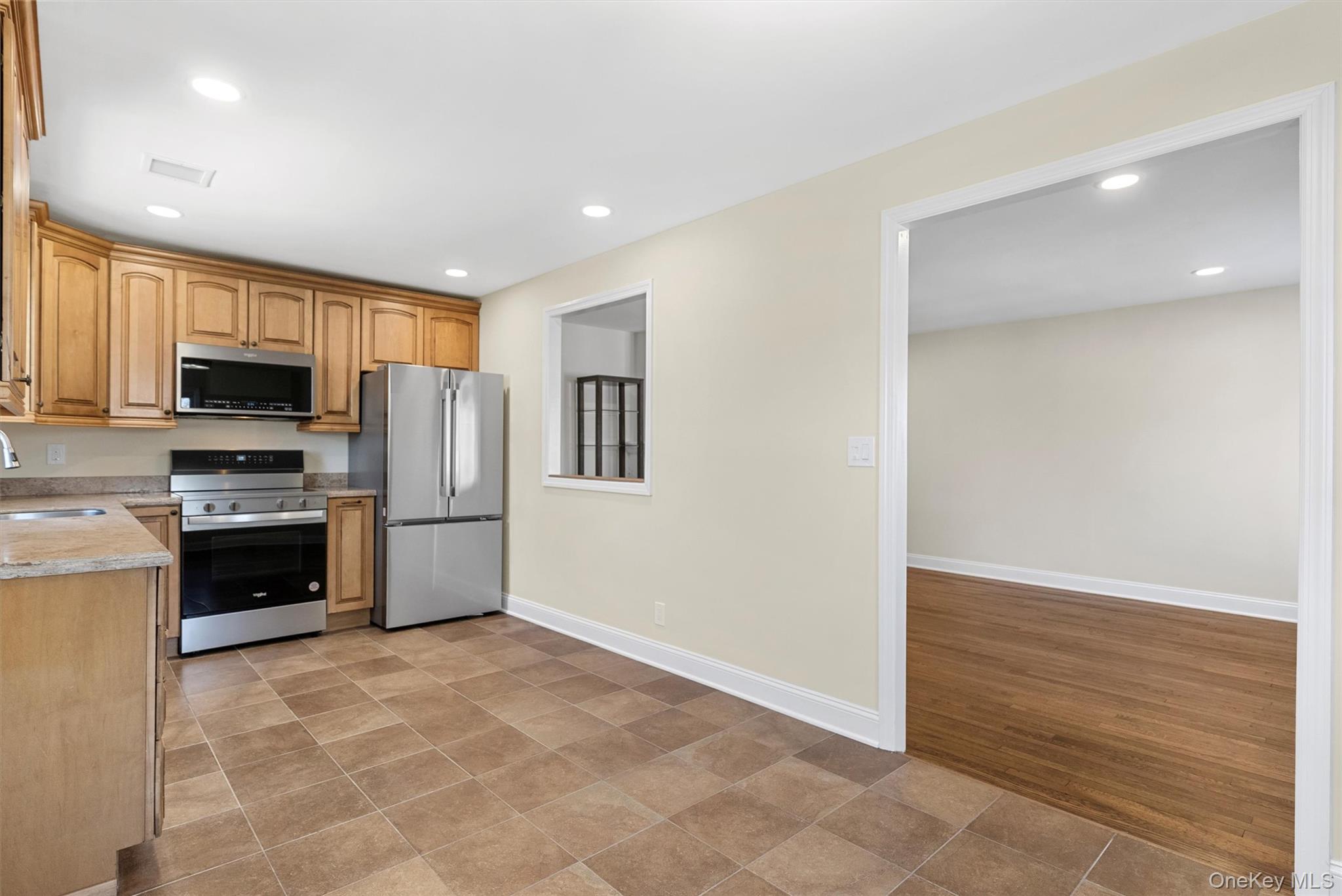 #12 photo, 913 Parkway Place, Shrub Oak , NY 10598