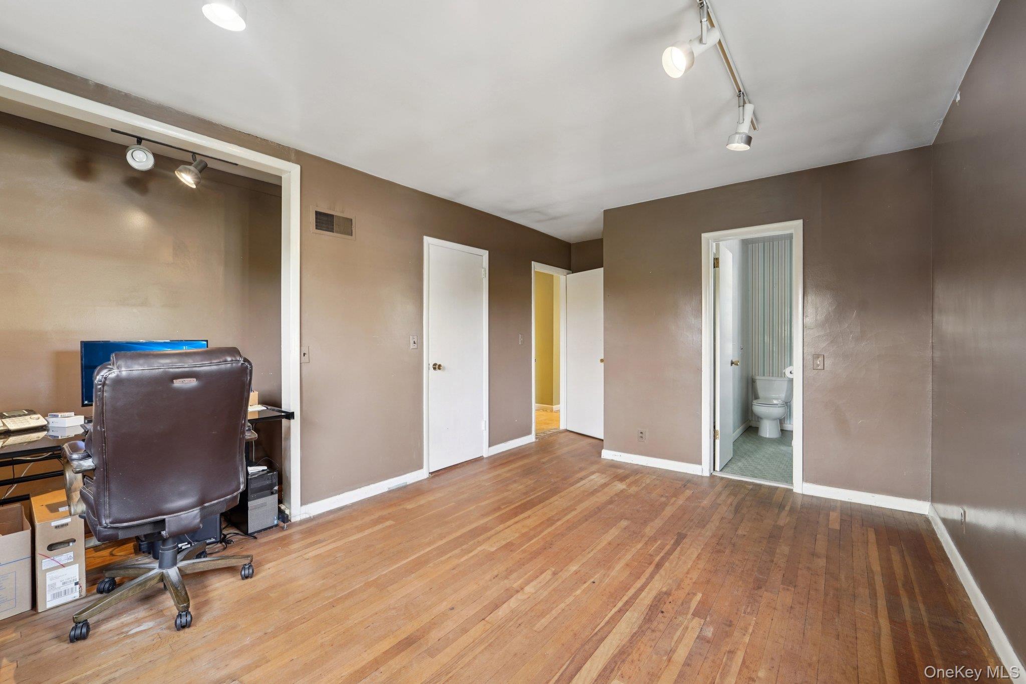 #18 photo, 24 Pamela Lane, New Rochelle , NY 10804