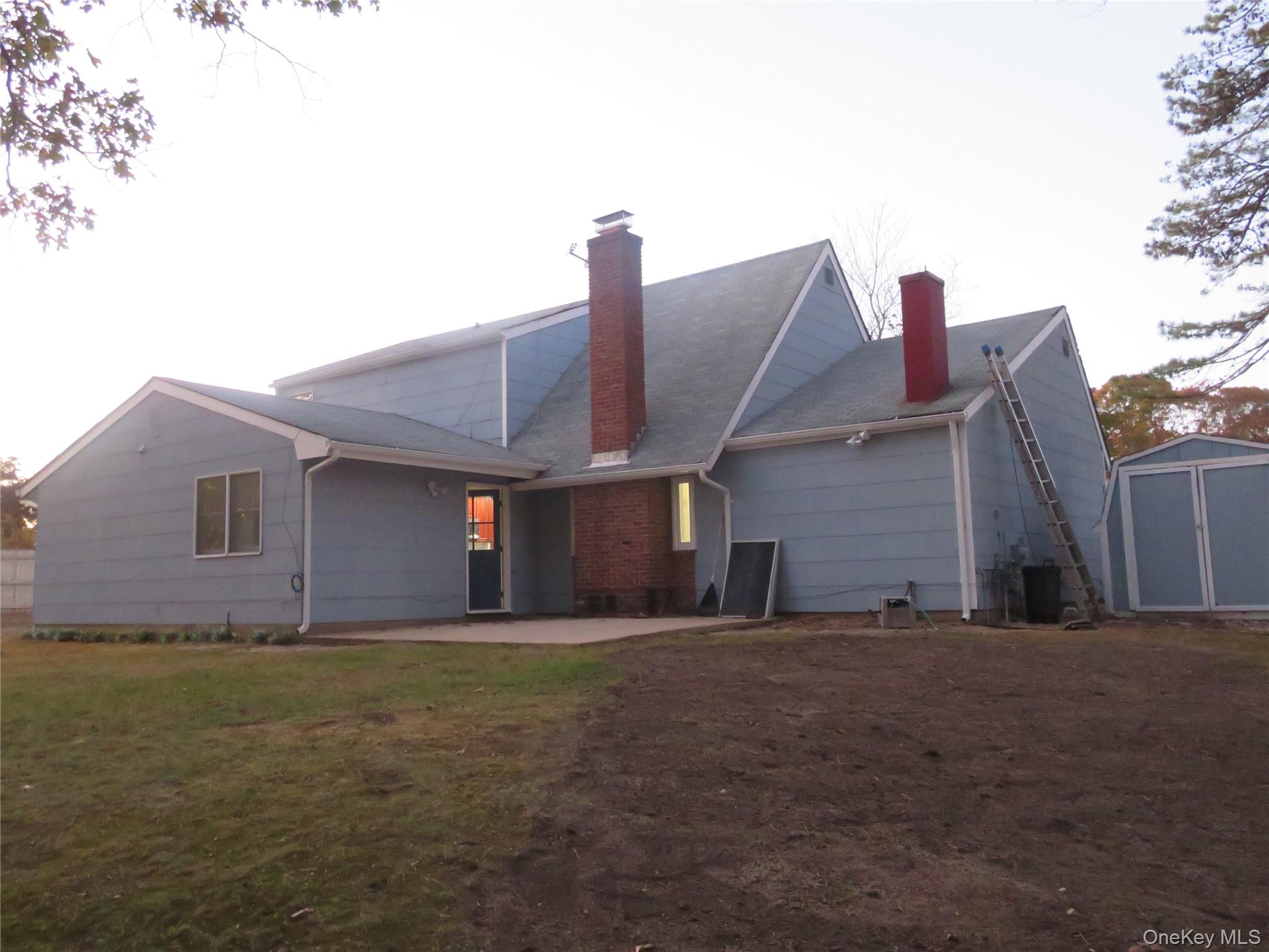 #17 photo, 688 Hawkins Road, Coram , NY 11727