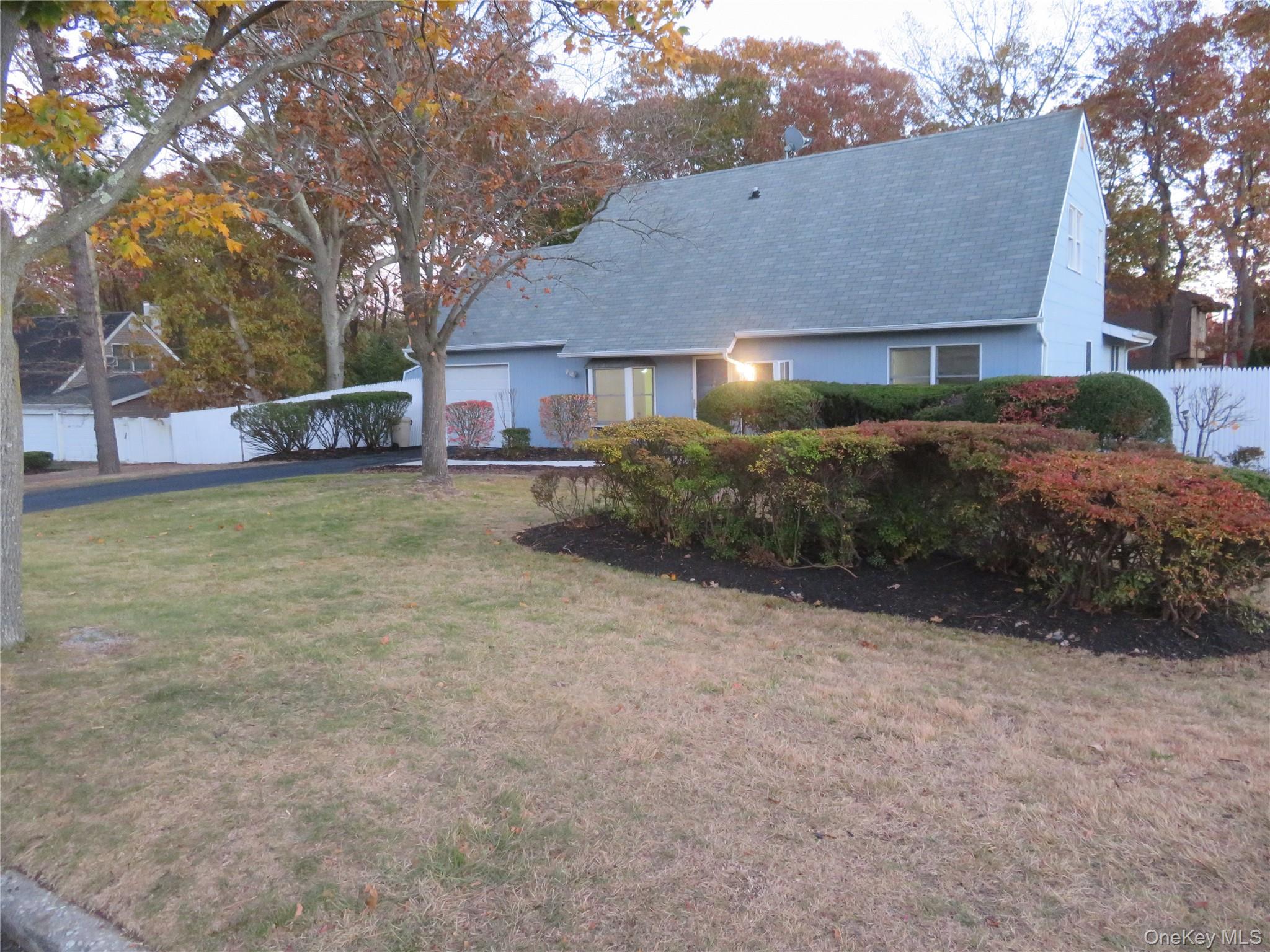 #6 photo, 688 Hawkins Road, Coram , NY 11727