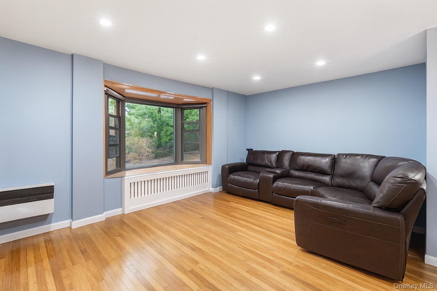 #10 photo, 81-24 156th Avenue, Howard Beach , NY 11414